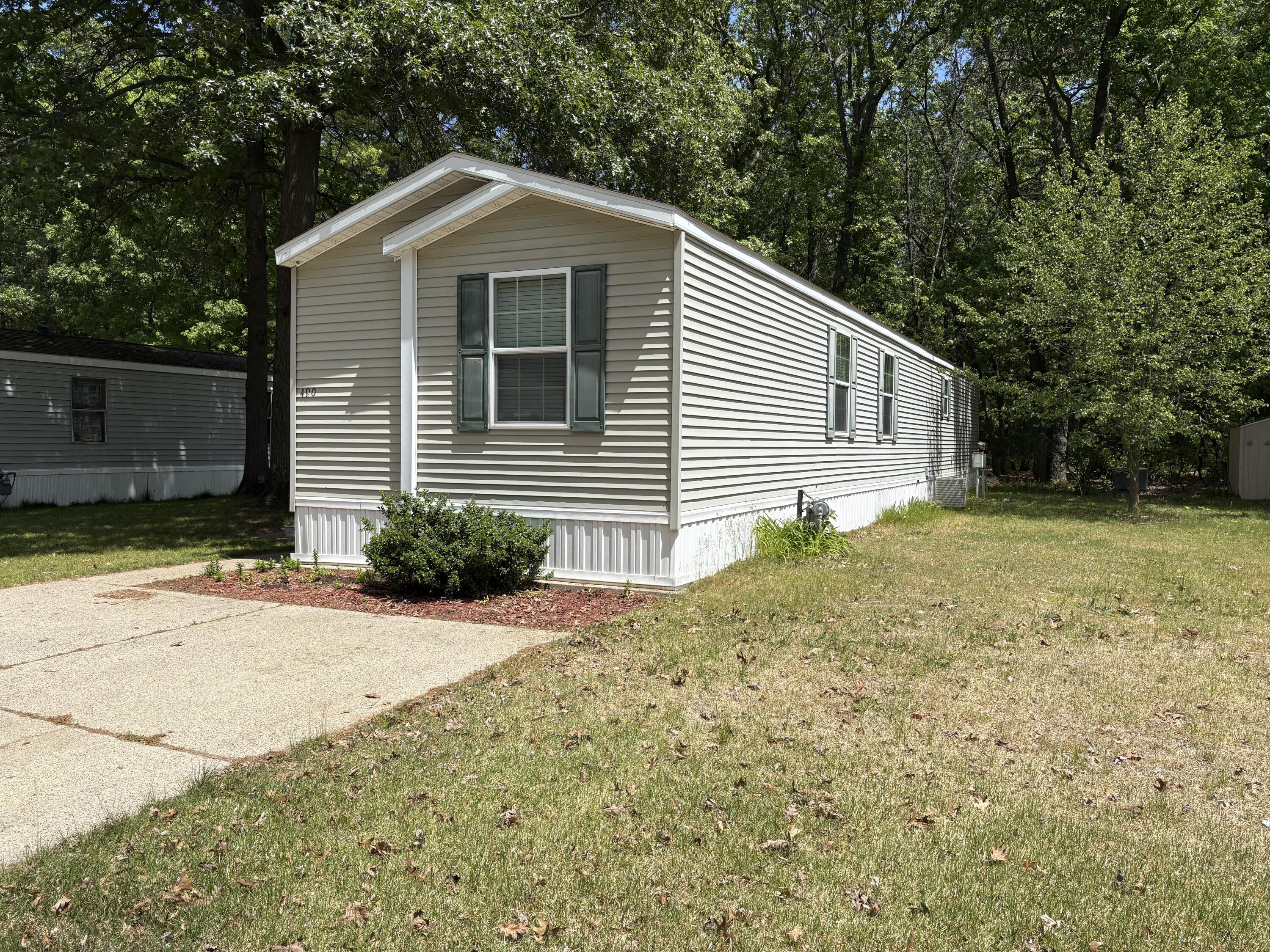 490 S Sunshine Lane Muskegon MI 49442