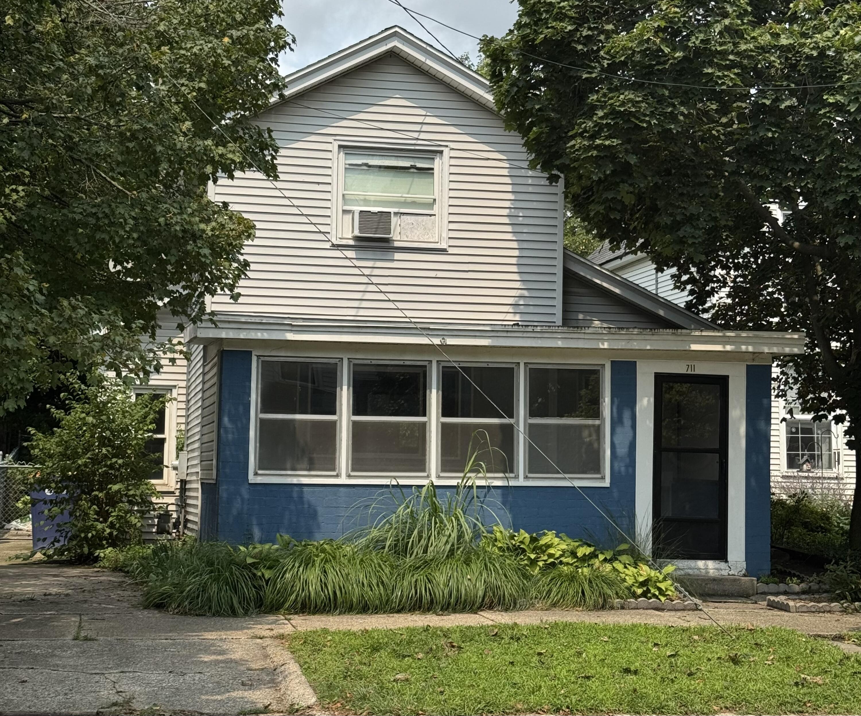 711 Veto Street NW Grand Rapids MI 49504