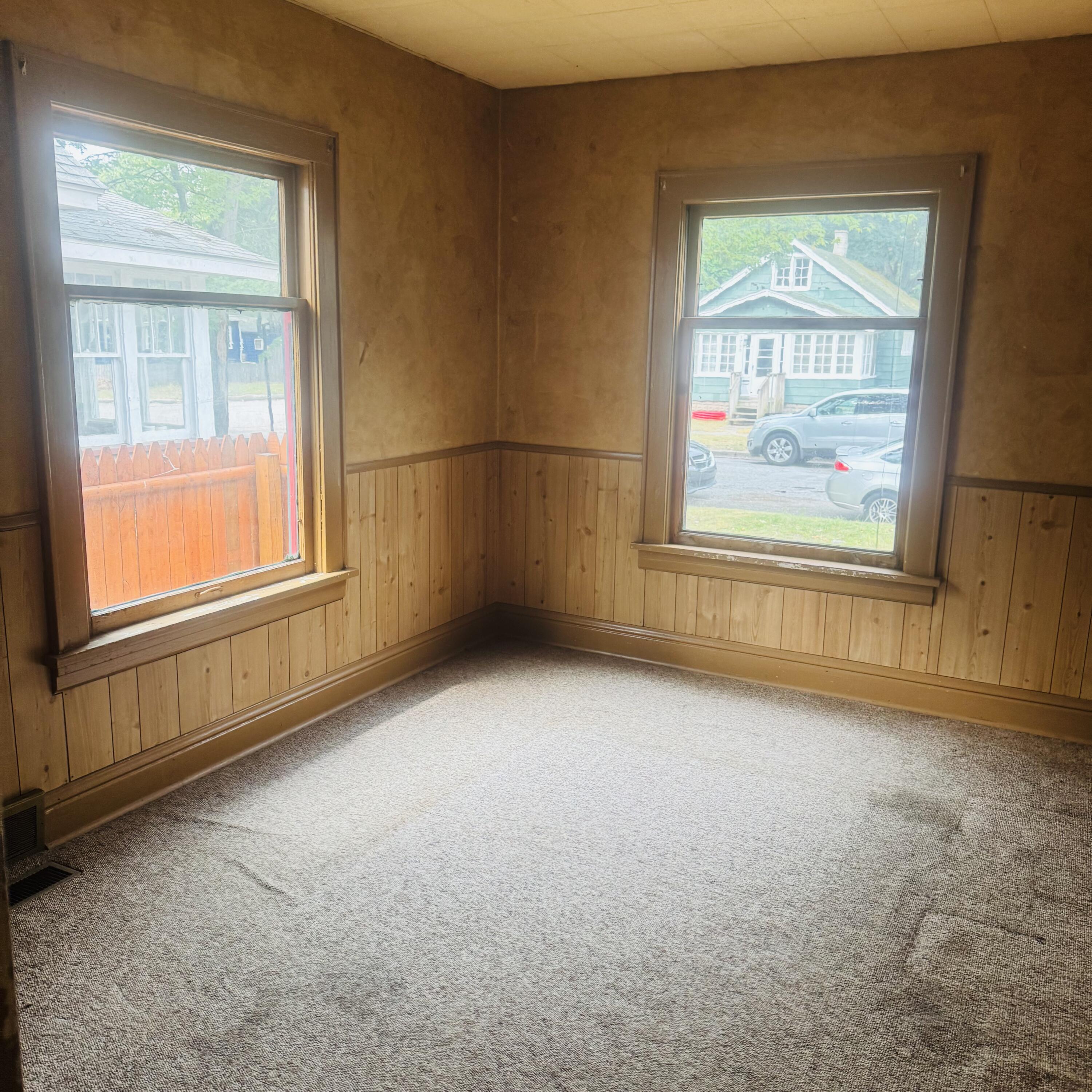 1730 Elwood Street Muskegon MI 49442