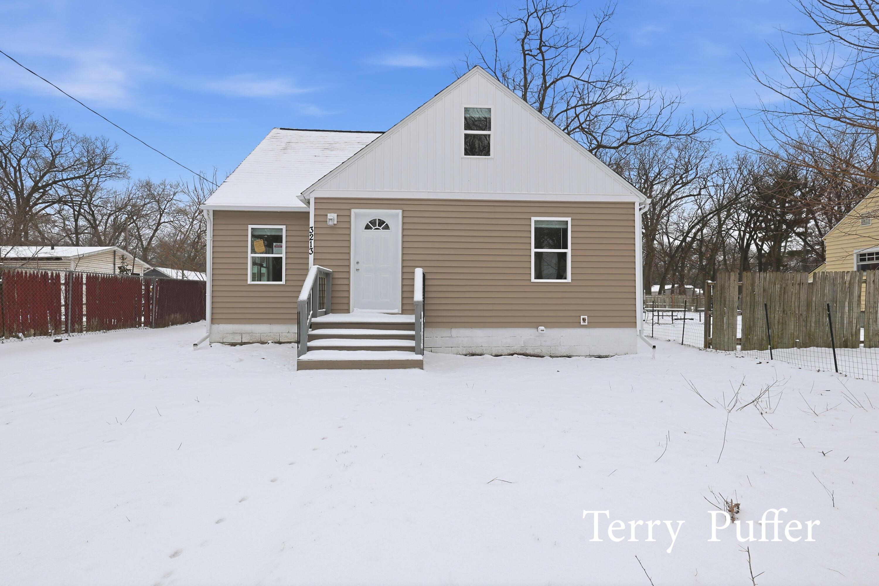 3213 Mona Street Muskegon MI 49444