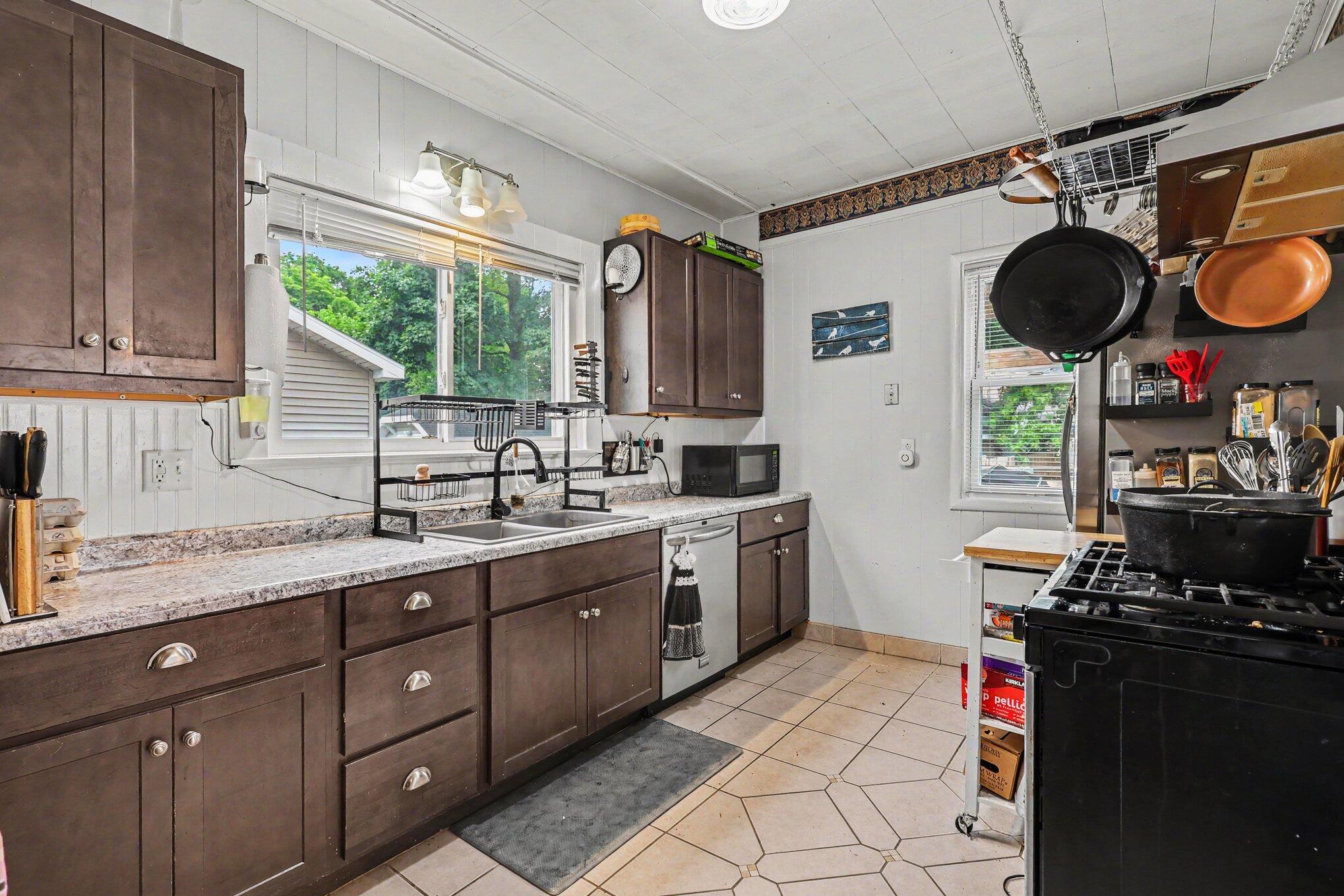 1834 Collins Avenue SE Grand Rapids MI 49507