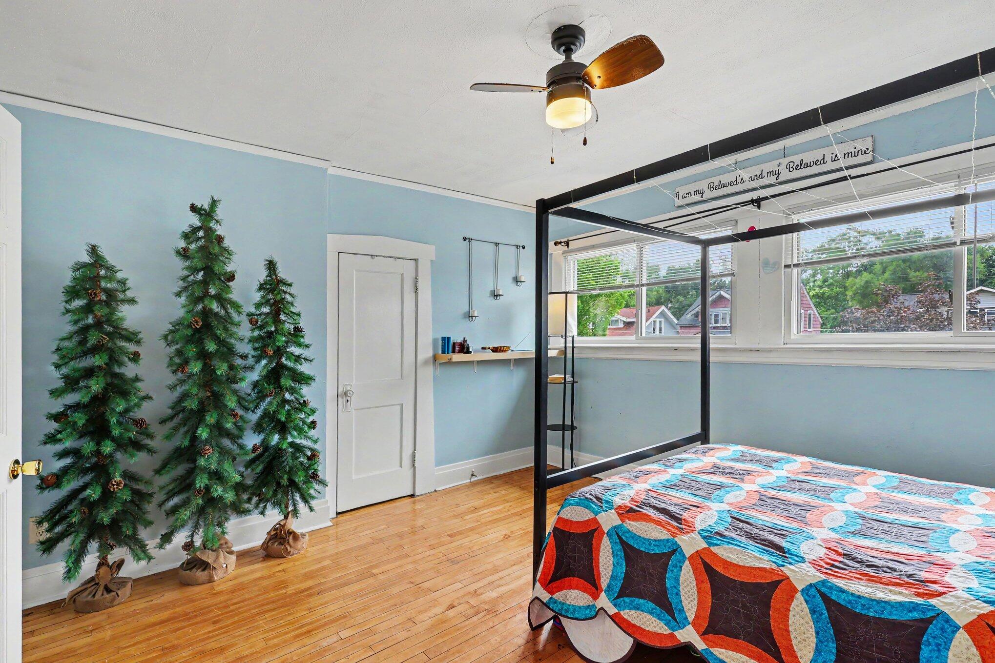 1834 Collins Avenue SE Grand Rapids MI 49507