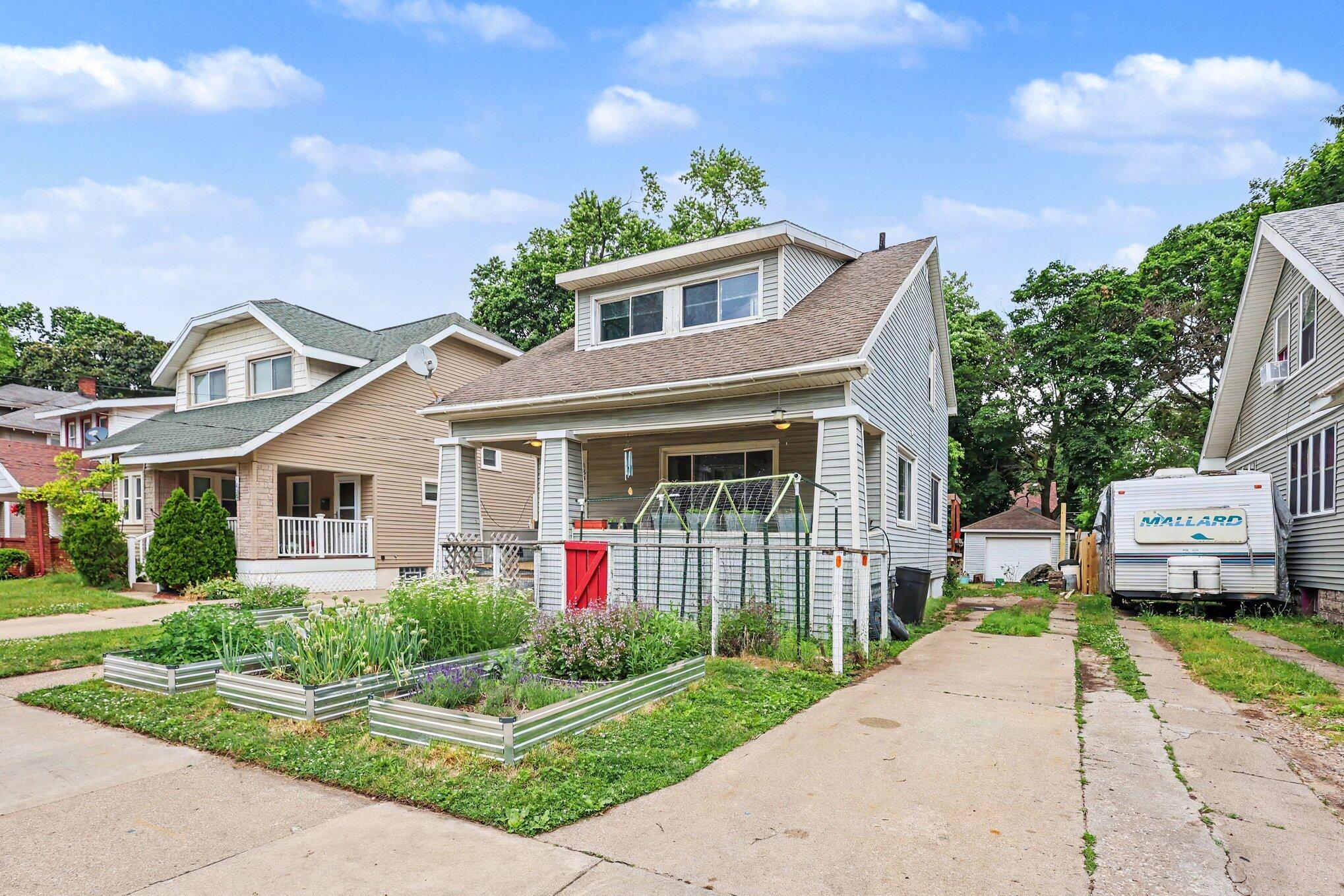1834 Collins Avenue SE Grand Rapids MI 49507