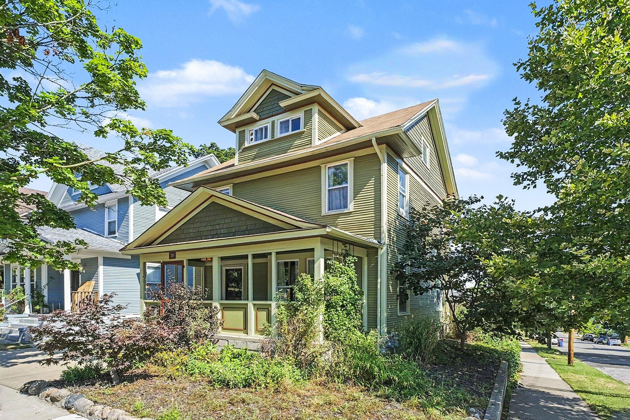 769 Hawthorne Street NE Grand Rapids MI 49503