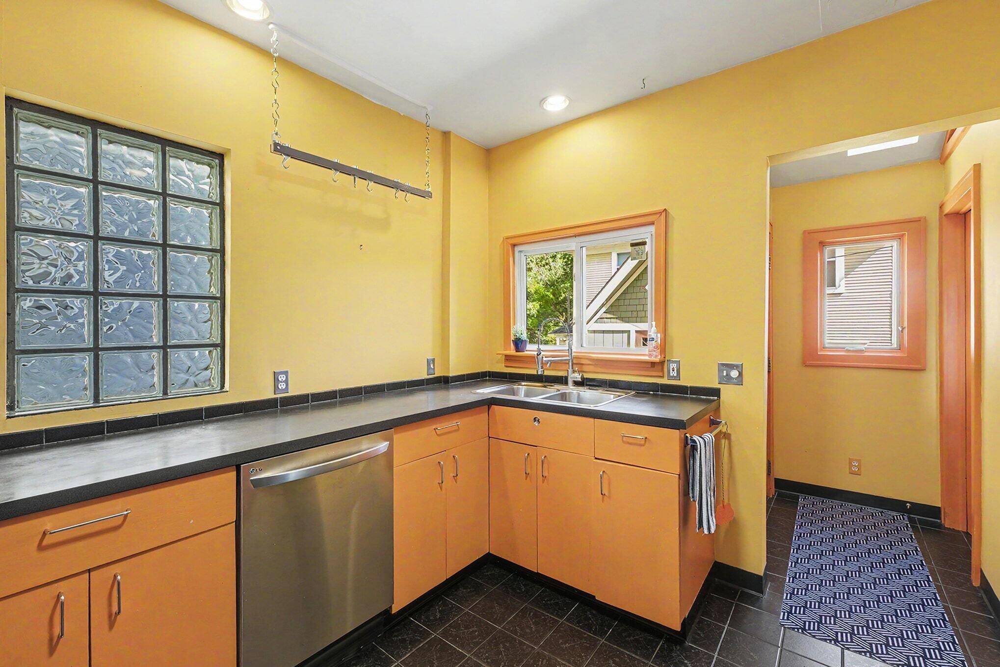 769 Hawthorne Street NE Grand Rapids MI 49503