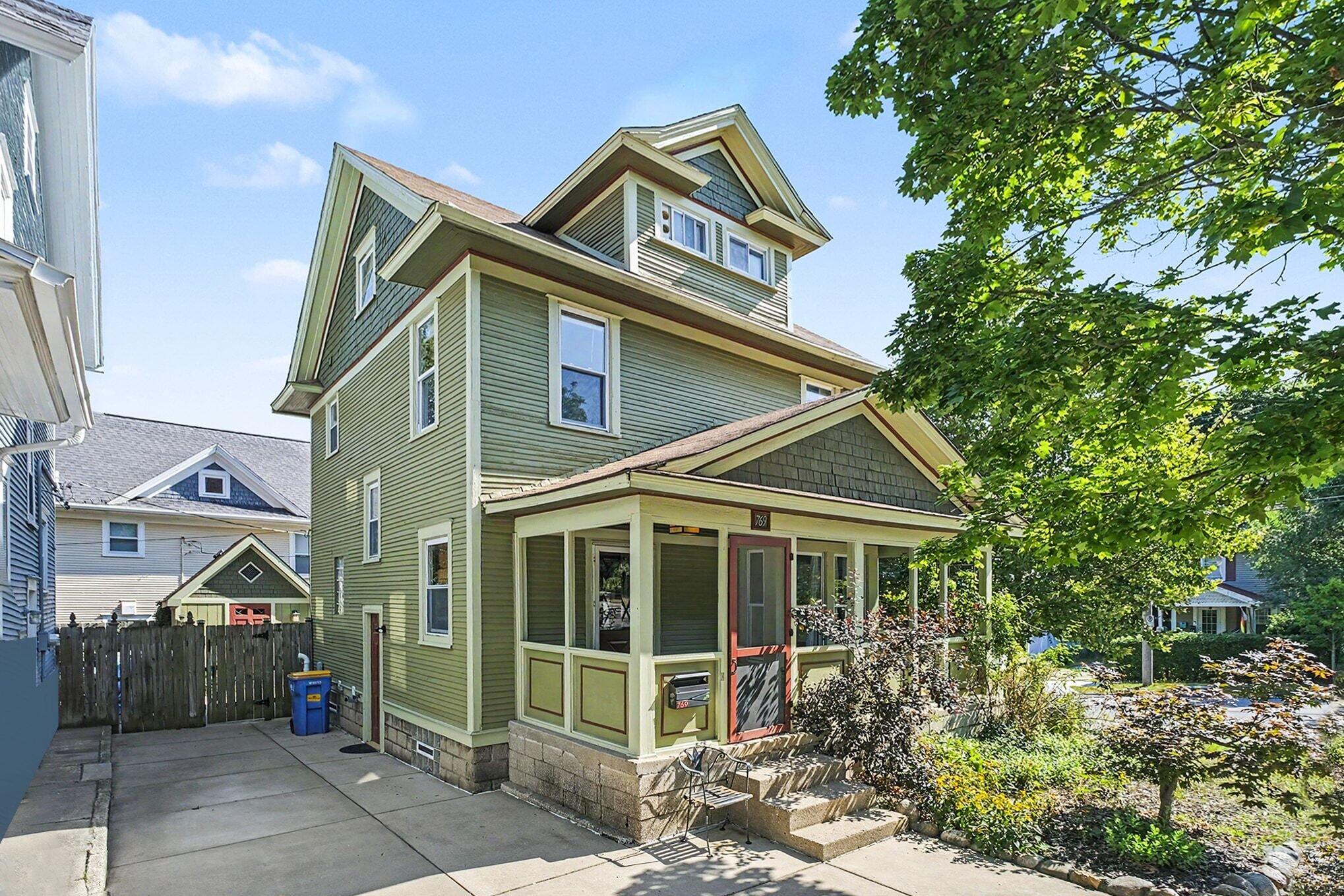 769 Hawthorne Street NE Grand Rapids MI 49503