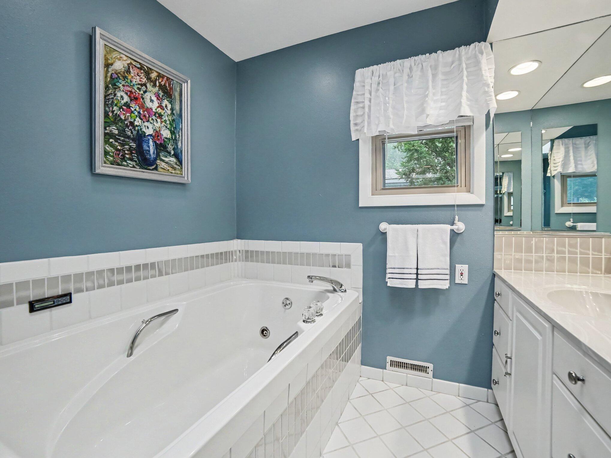 6951 W Jackson Road Ludington MI 49431