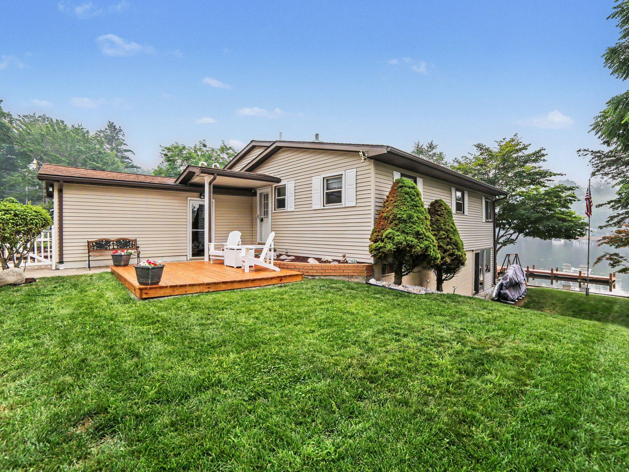 6951 W Jackson Road Ludington MI 49431
