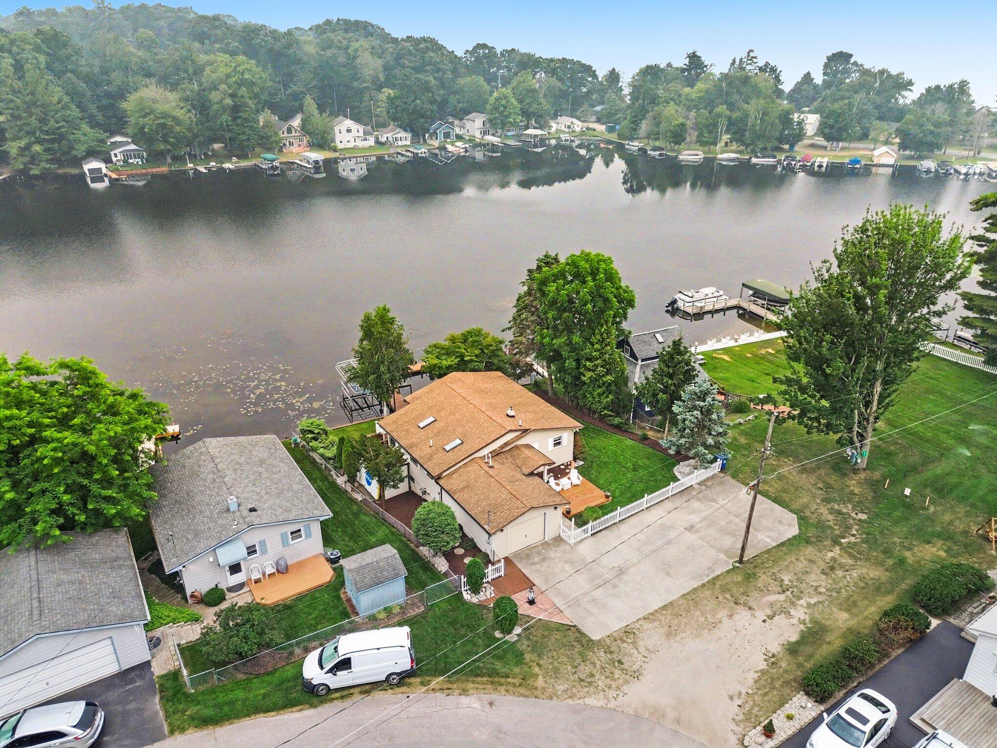 6951 W Jackson Road Ludington MI 49431