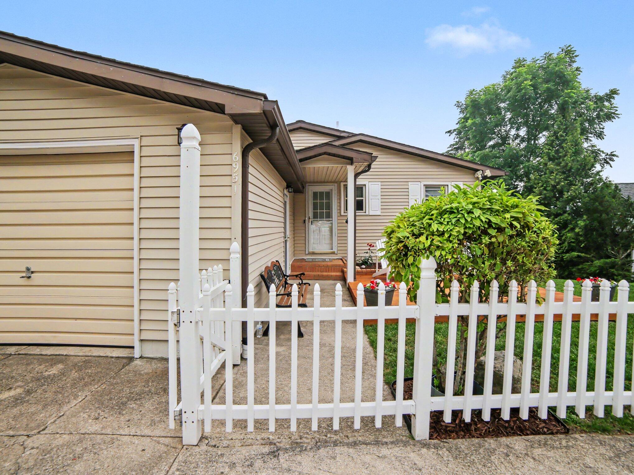 6951 W Jackson Road Ludington MI 49431
