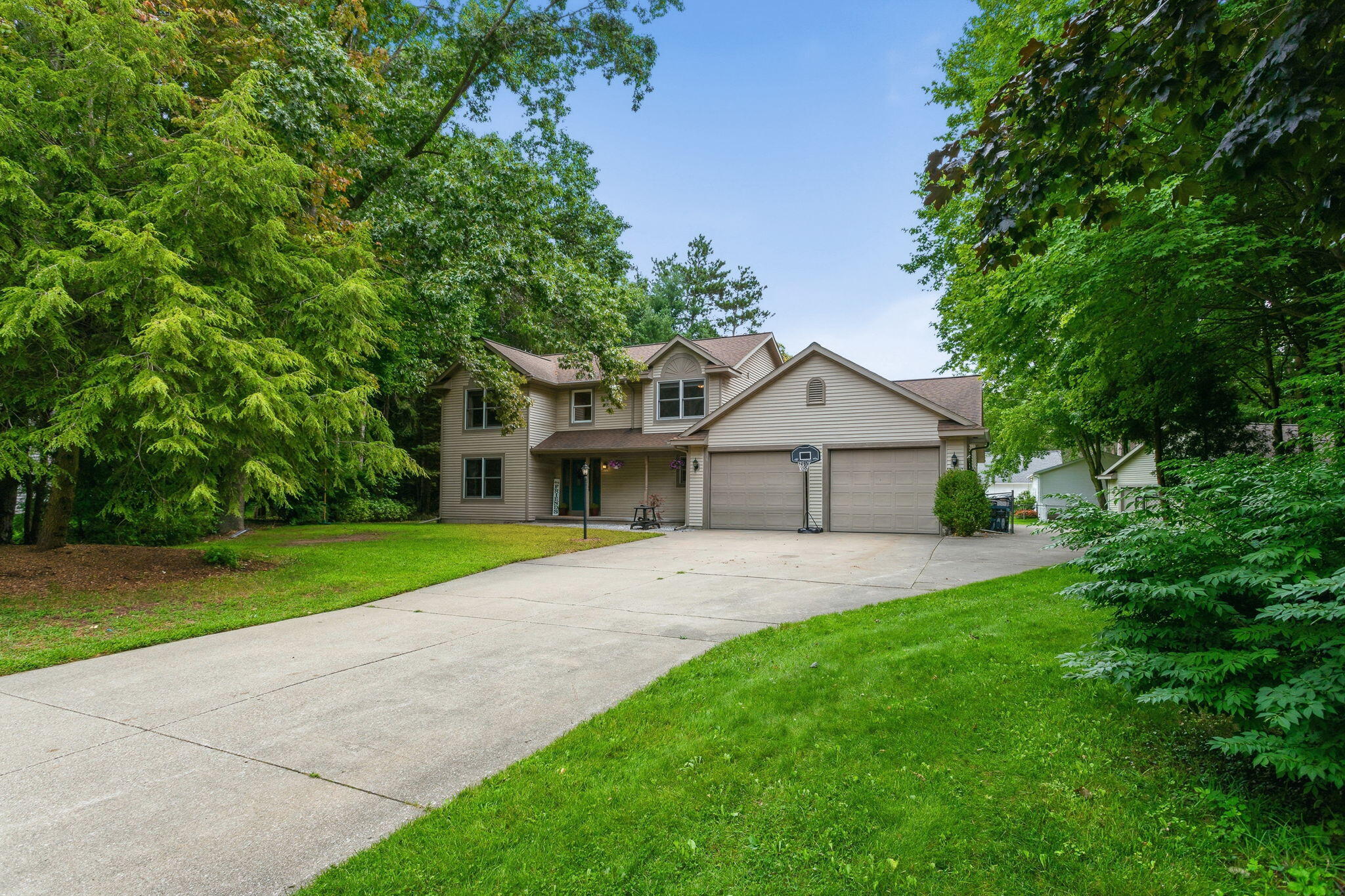 15250 Hofma Drive Grand Haven MI 49417