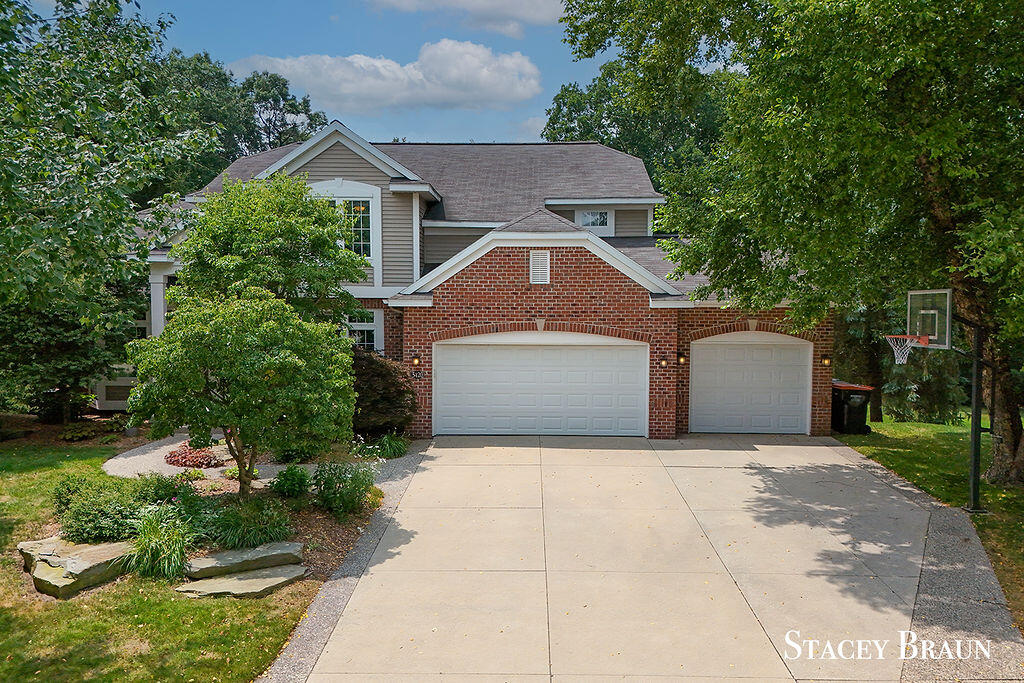 5420 Clemwood Court SE Ada MI 49301
