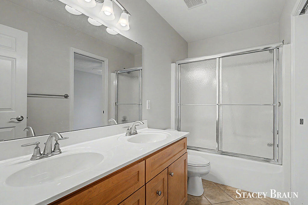 5420 Clemwood Court SE Ada MI 49301