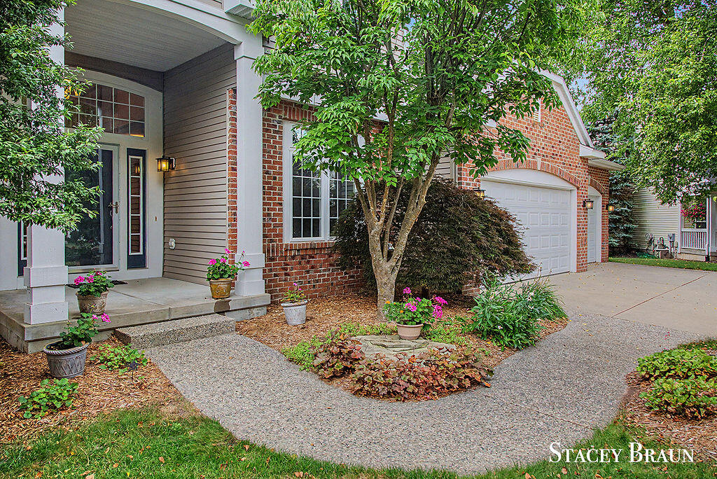 5420 Clemwood Court SE Ada MI 49301