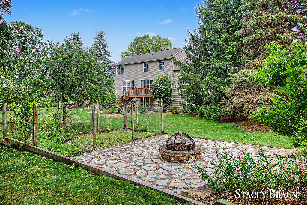 5420 Clemwood Court SE Ada MI 49301