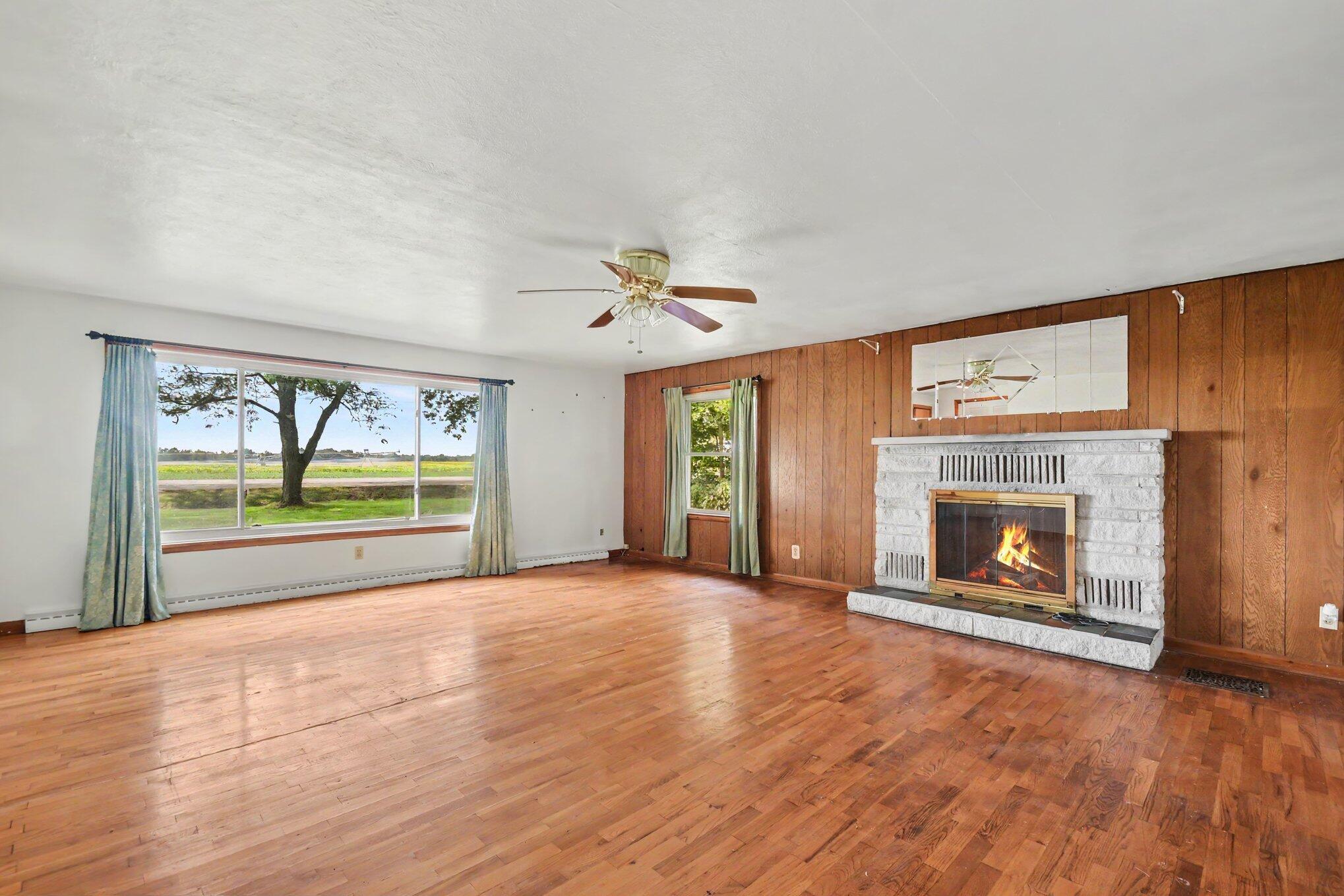21648 E Us-12 Edwardsburg MI 49112