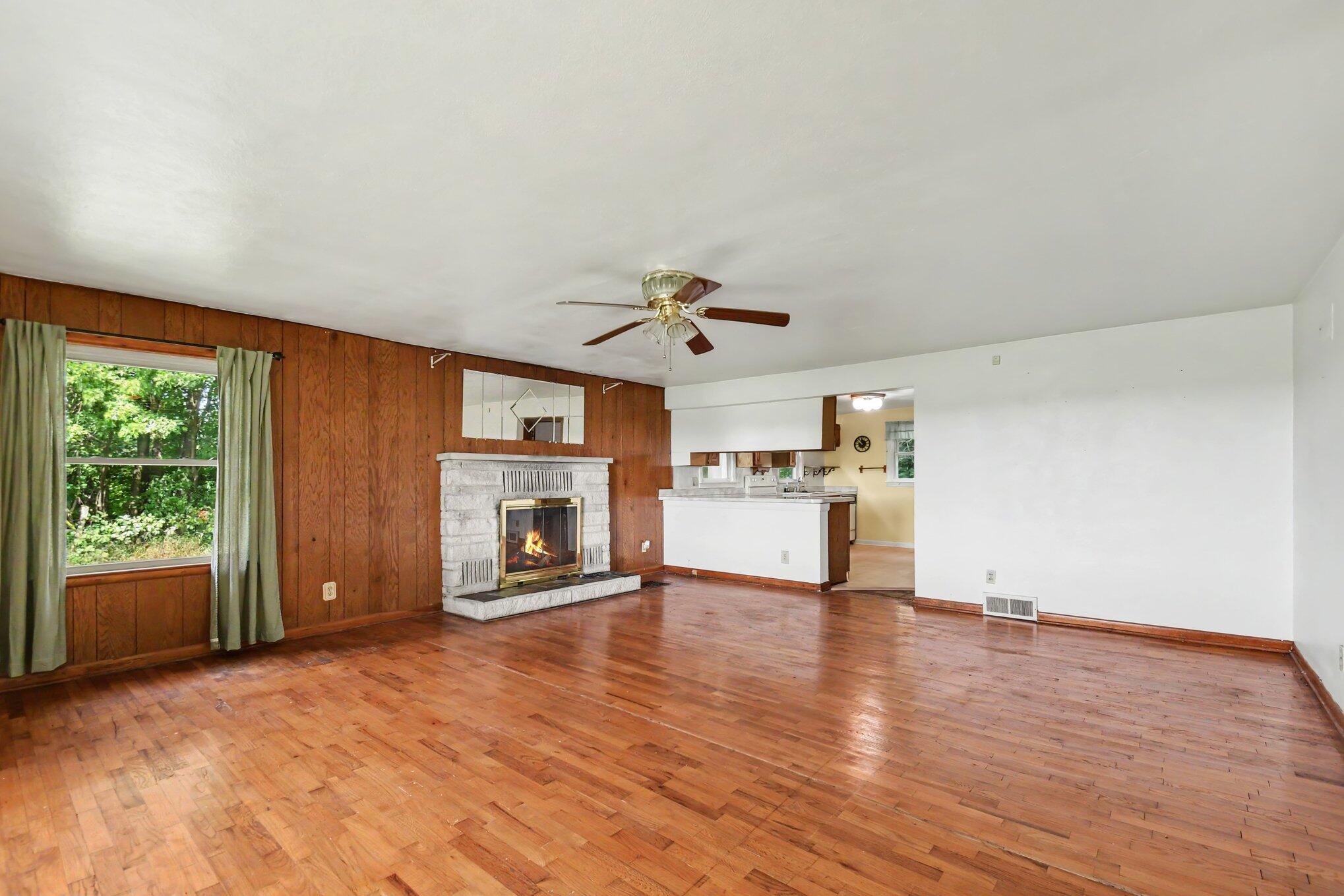 21648 E Us-12 Edwardsburg MI 49112