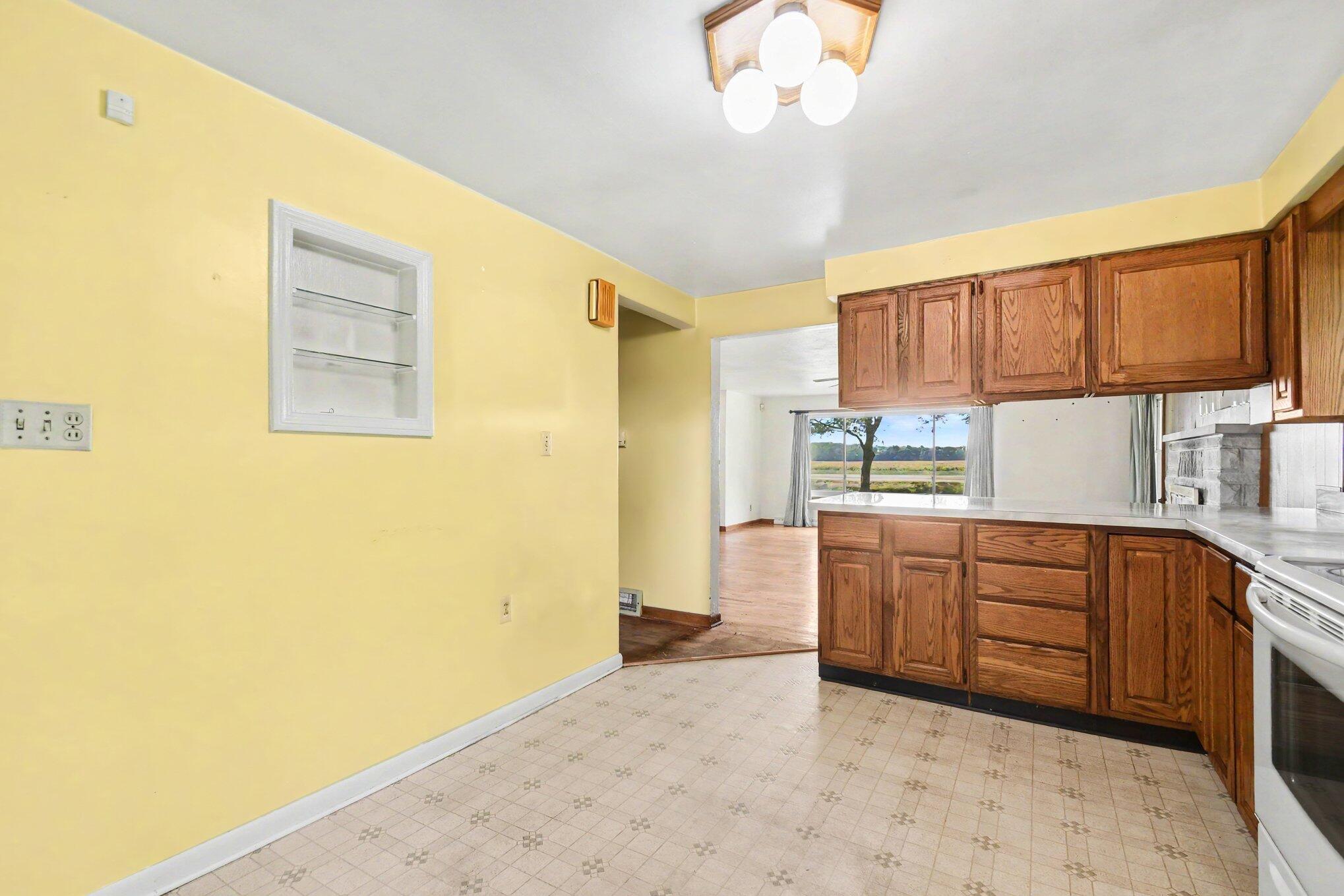 21648 E Us-12 Edwardsburg MI 49112
