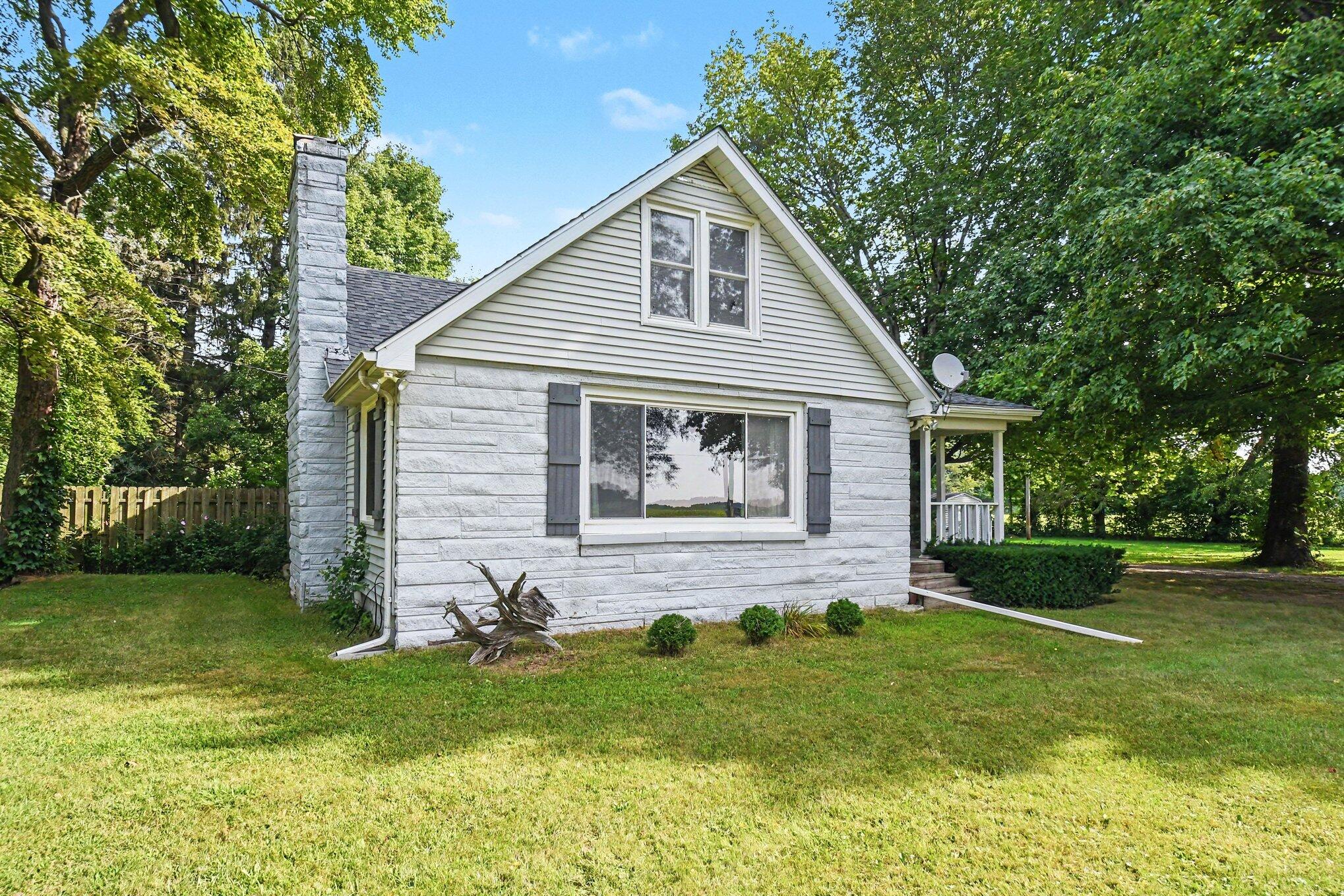 21648 E Us-12 Edwardsburg MI 49112