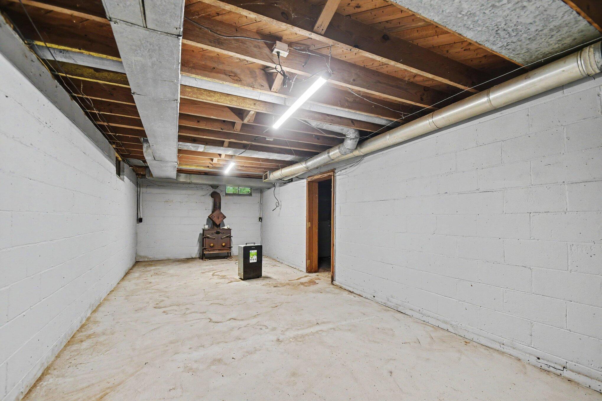 21648 E Us-12 Edwardsburg MI 49112