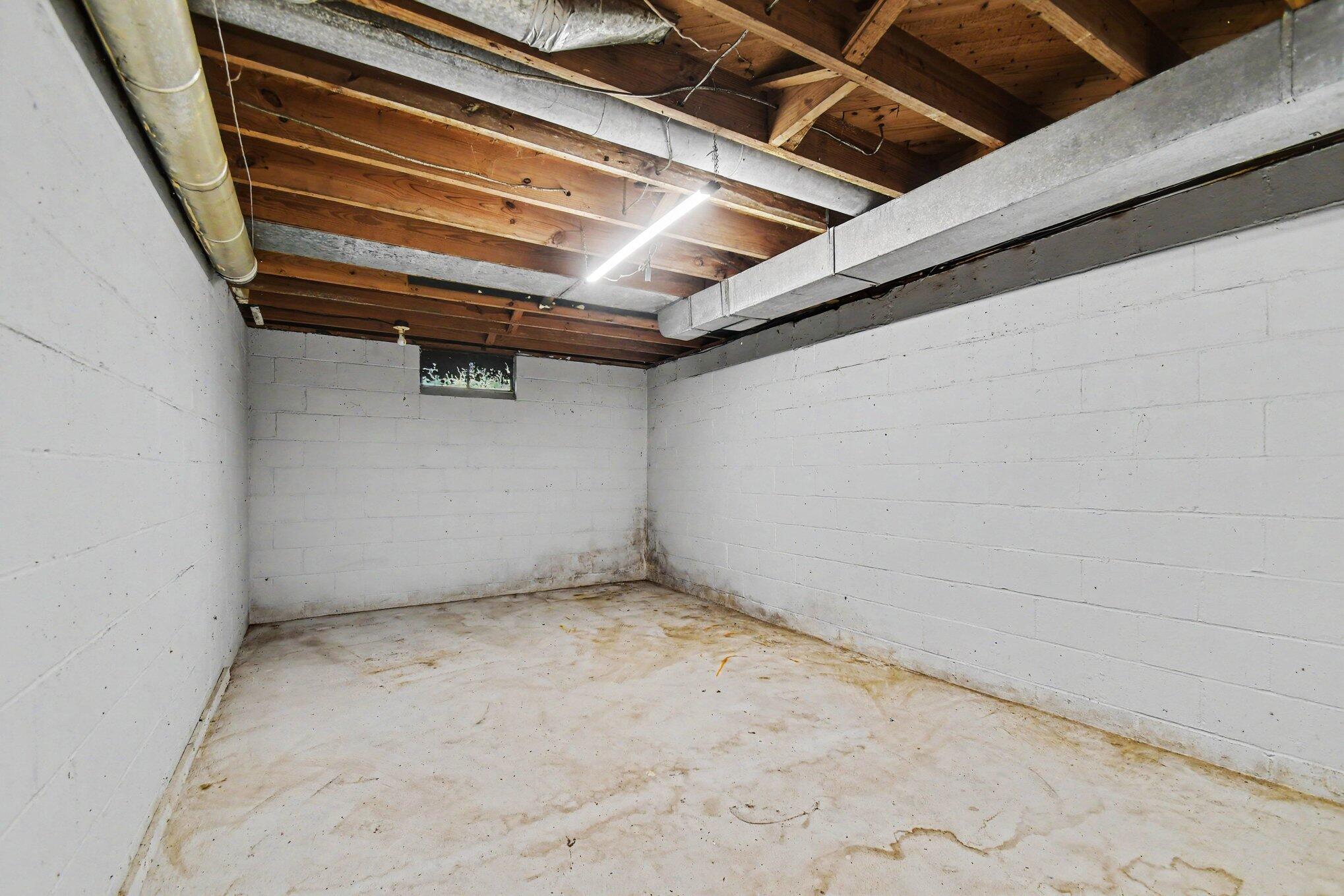 21648 E Us-12 Edwardsburg MI 49112