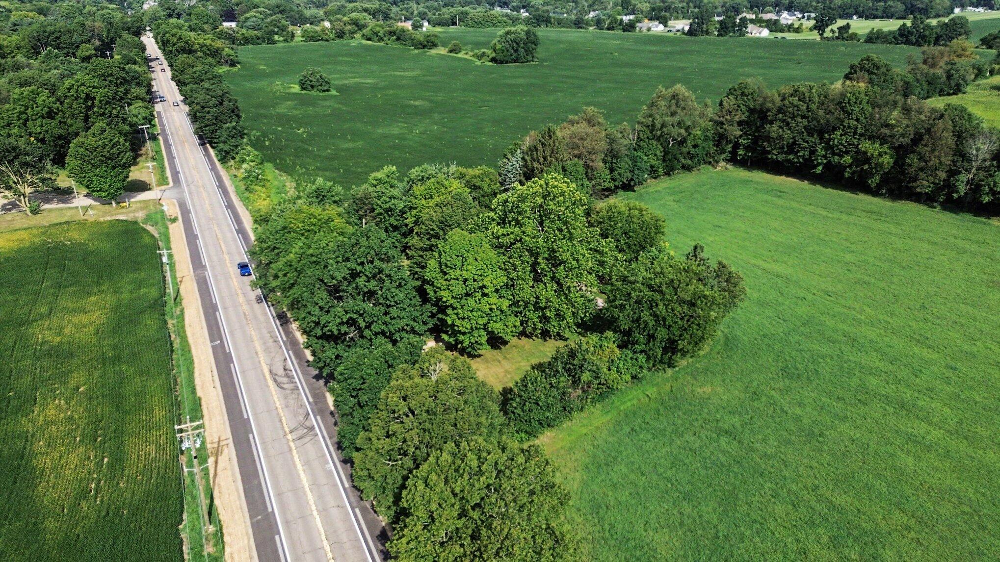 21648 E Us-12 Edwardsburg MI 49112