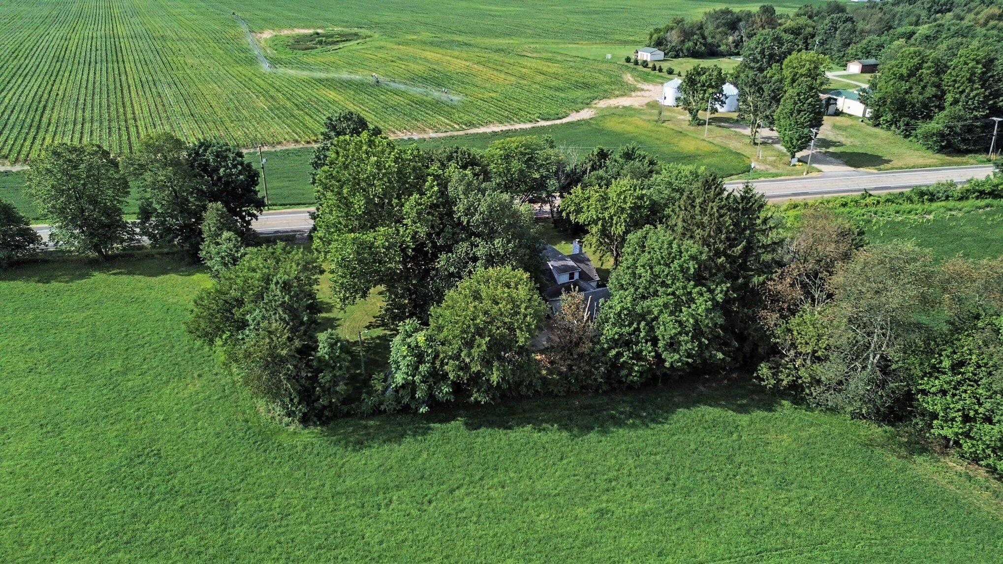 21648 E Us-12 Edwardsburg MI 49112