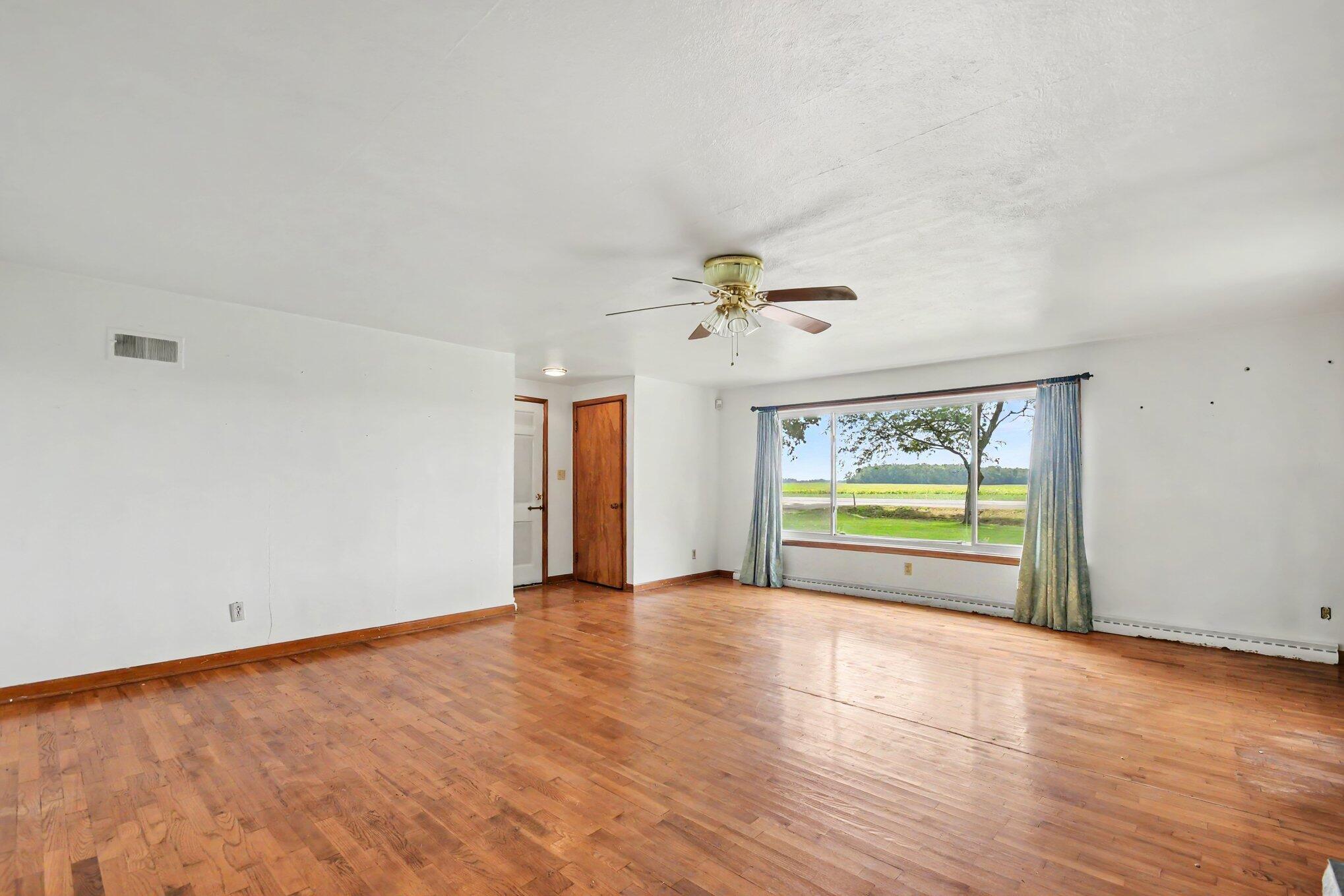 21648 E Us-12 Edwardsburg MI 49112