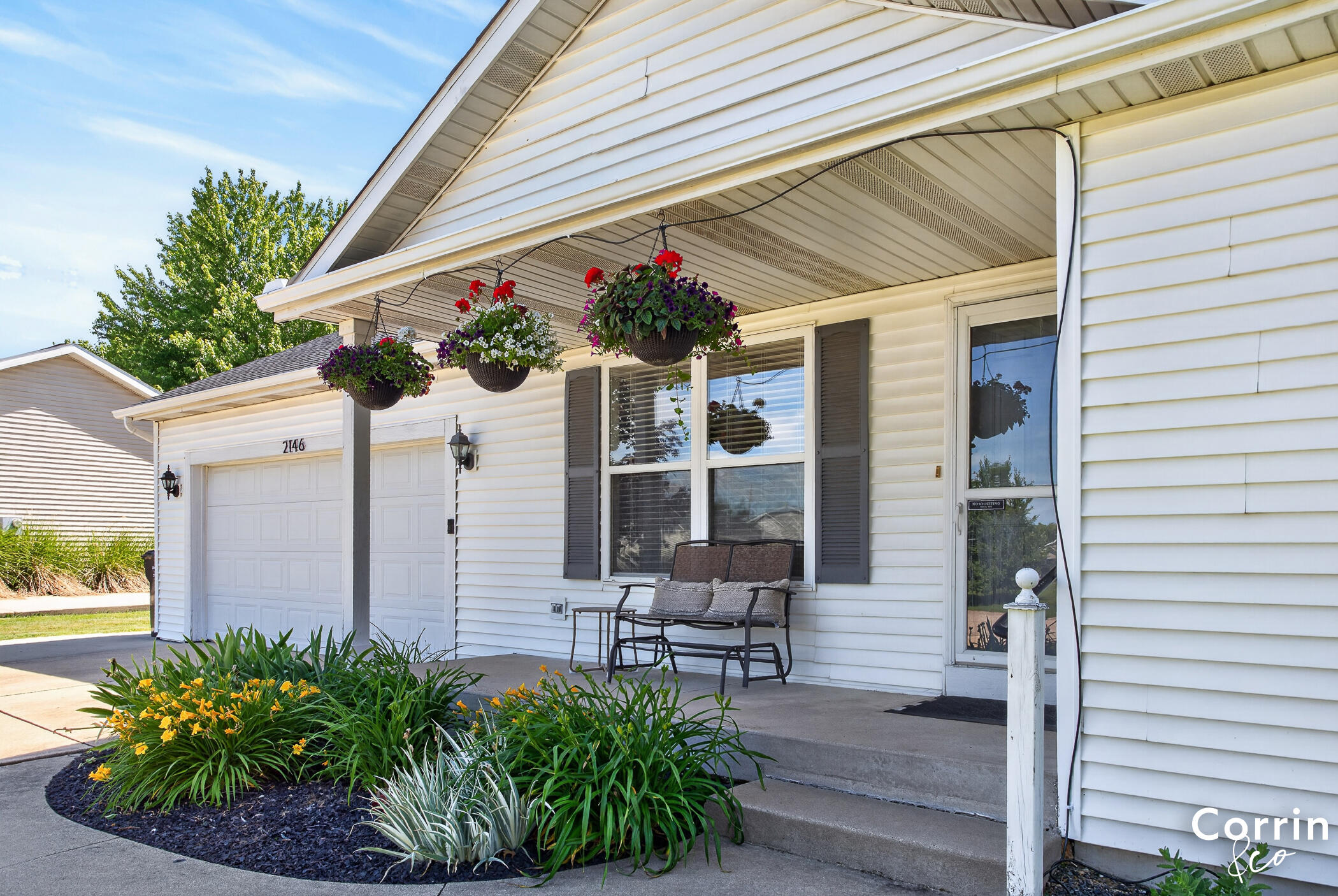 2146 E Maple Court Zeeland MI 49464