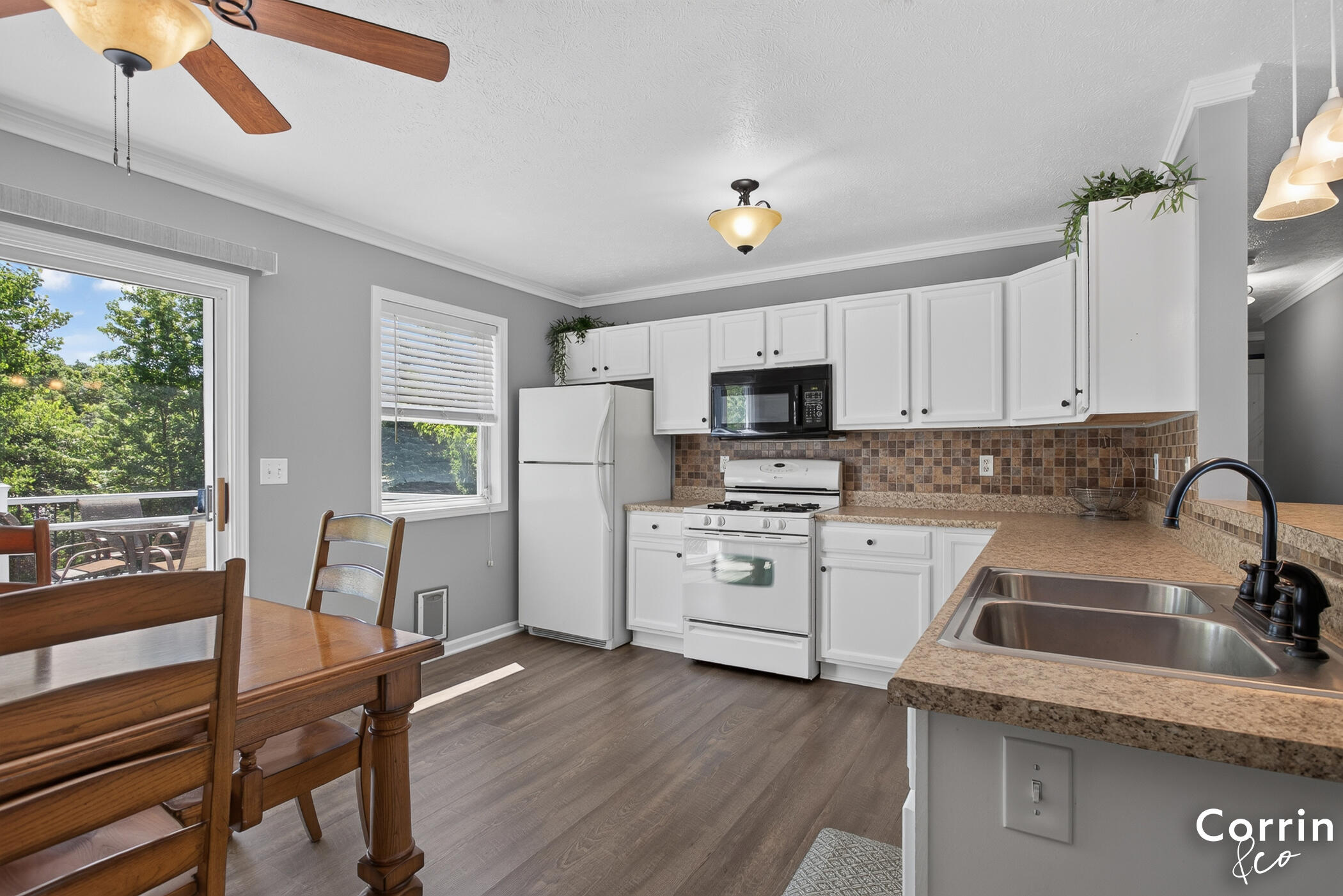 2146 E Maple Court Zeeland MI 49464