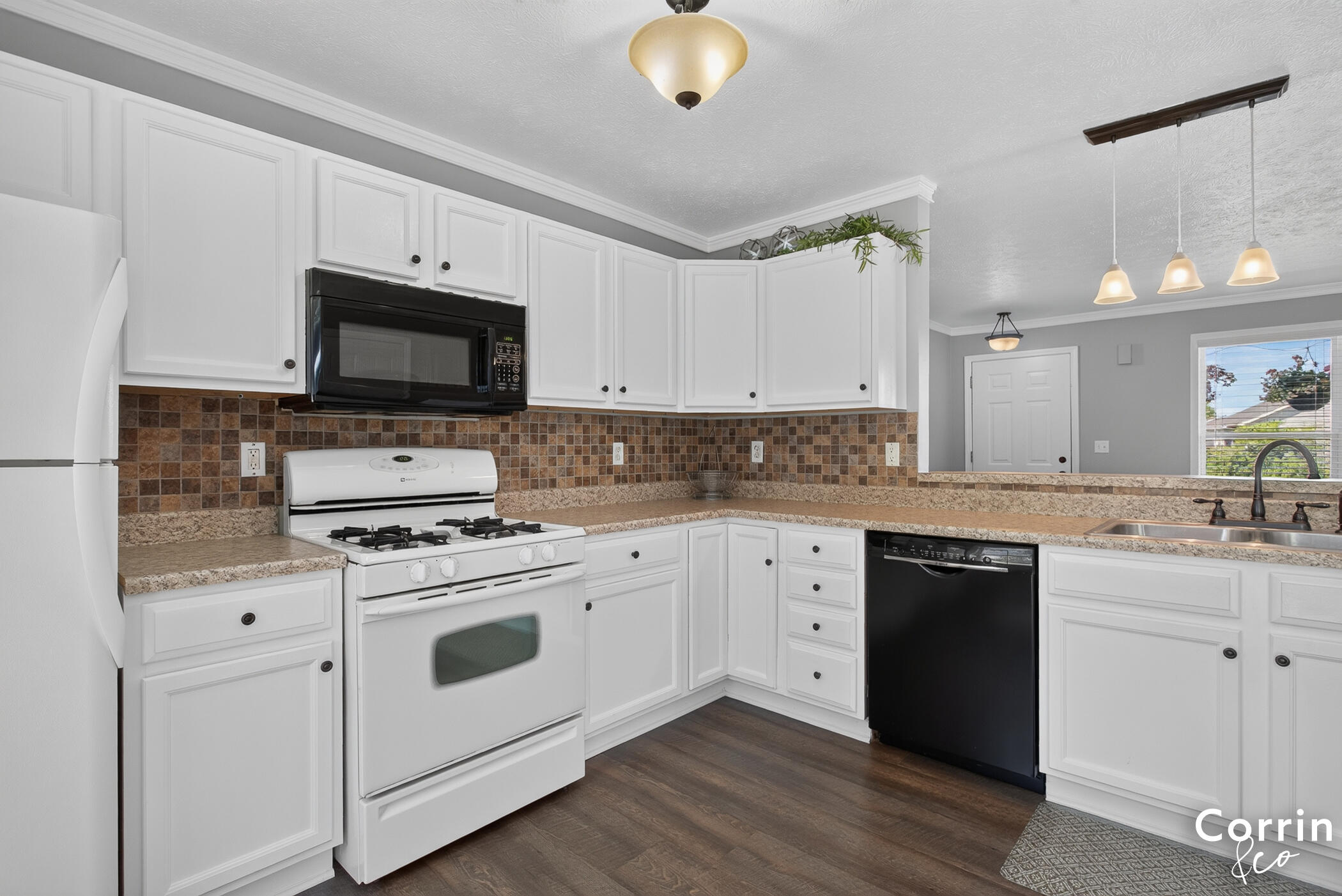 2146 E Maple Court Zeeland MI 49464