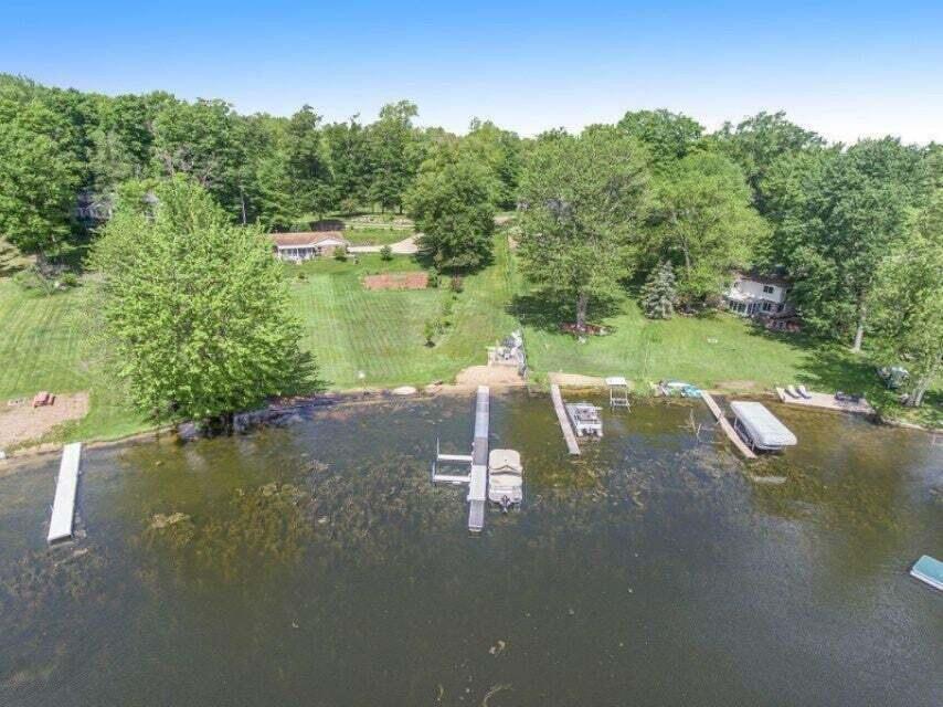 2523 Vanhorn Court Allegan MI 49010