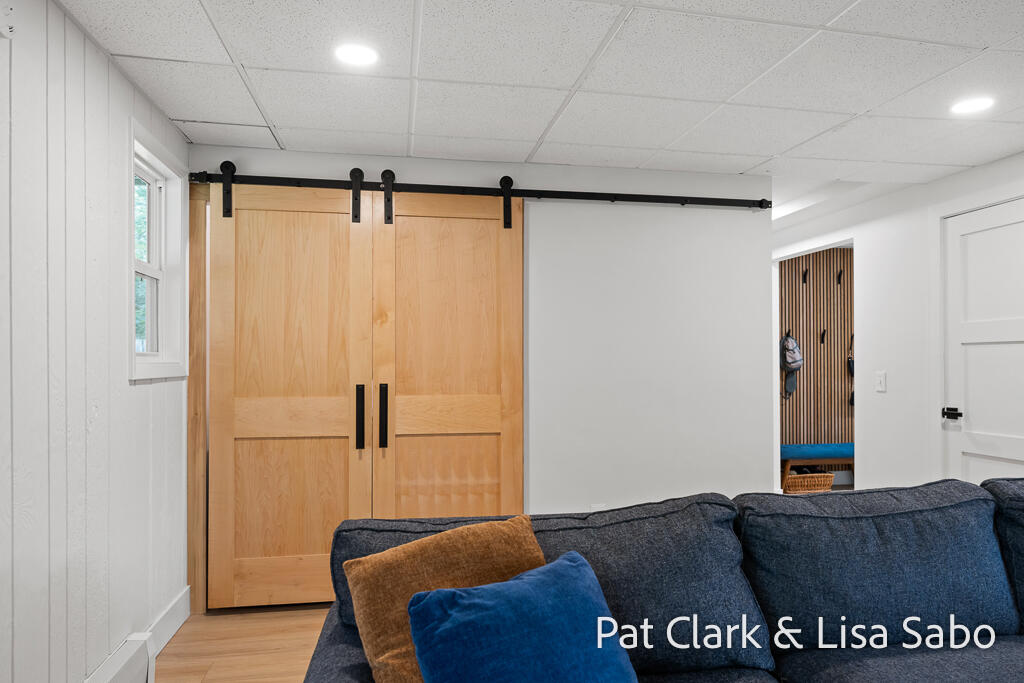 6061 Ridgeview Drive Muskegon MI 49441