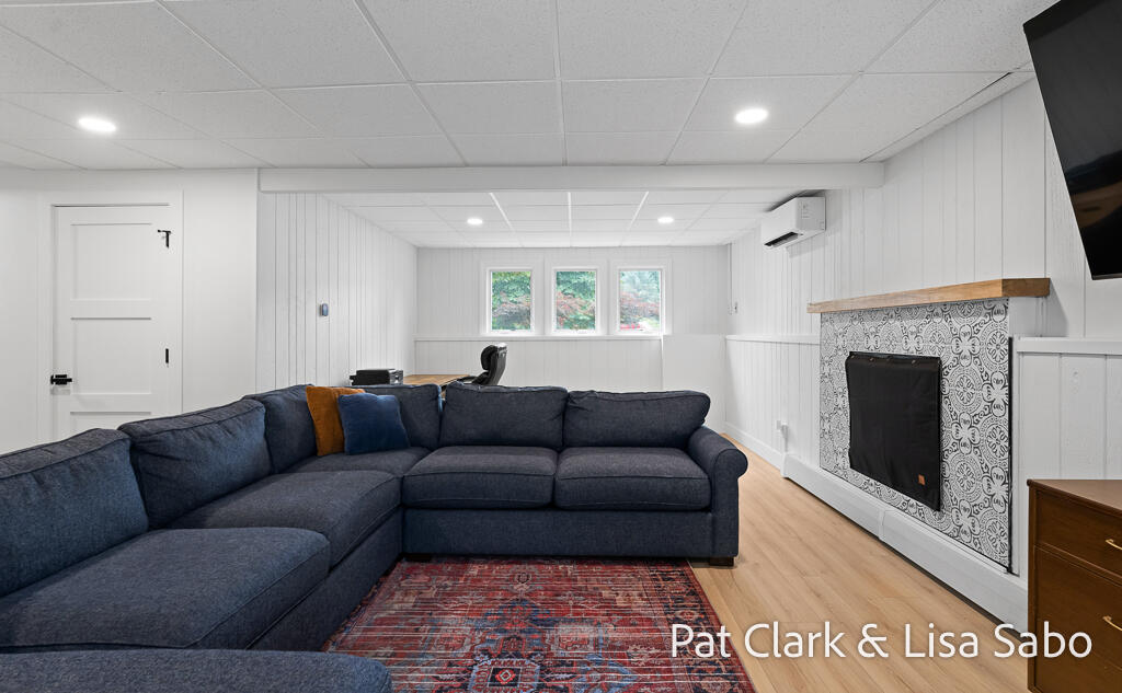 6061 Ridgeview Drive Muskegon MI 49441