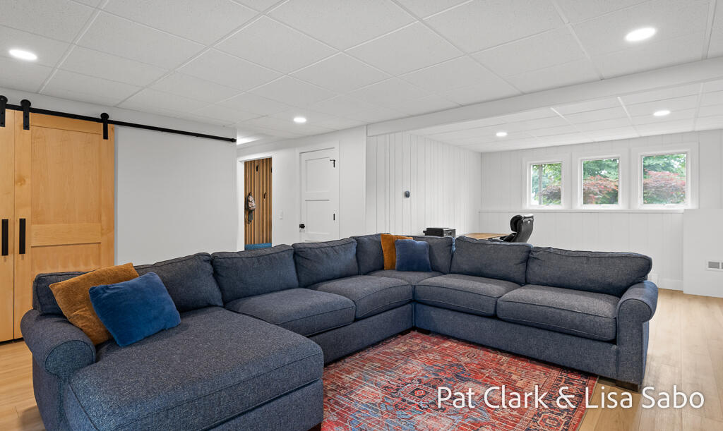 6061 Ridgeview Drive Muskegon MI 49441