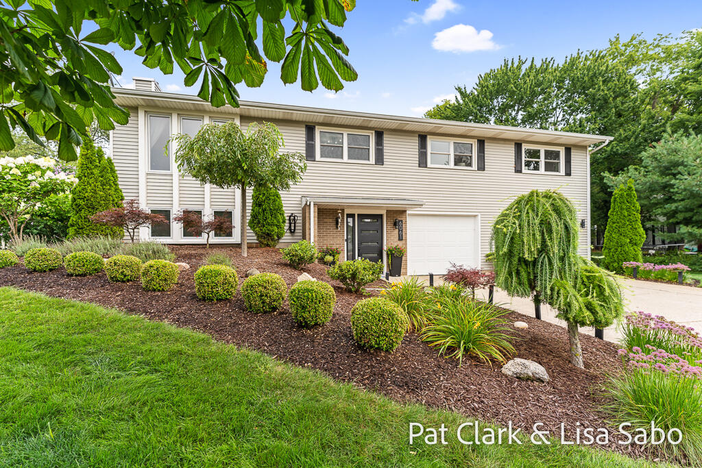 6061 Ridgeview Drive Muskegon MI 49441