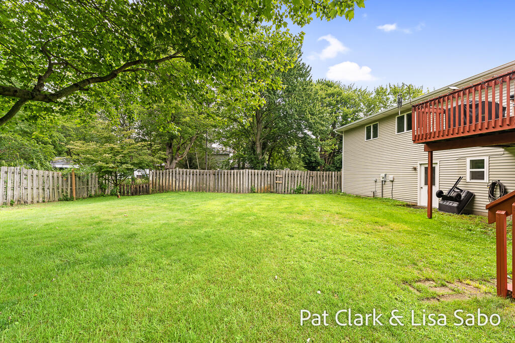 6061 Ridgeview Drive Muskegon MI 49441