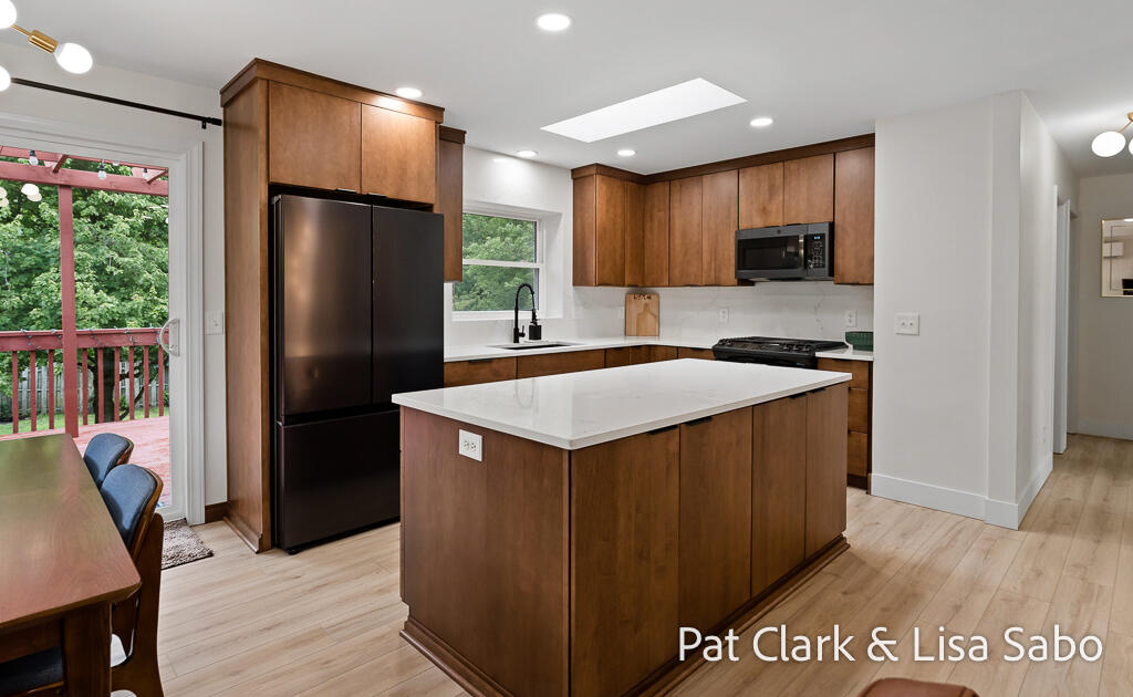 6061 Ridgeview Drive Muskegon MI 49441