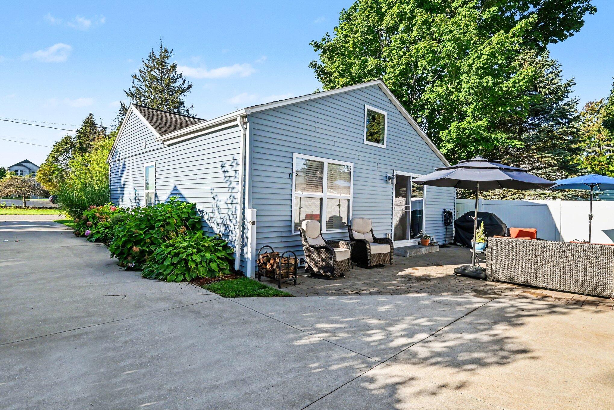 111 Aylworth Court South Haven MI 49090