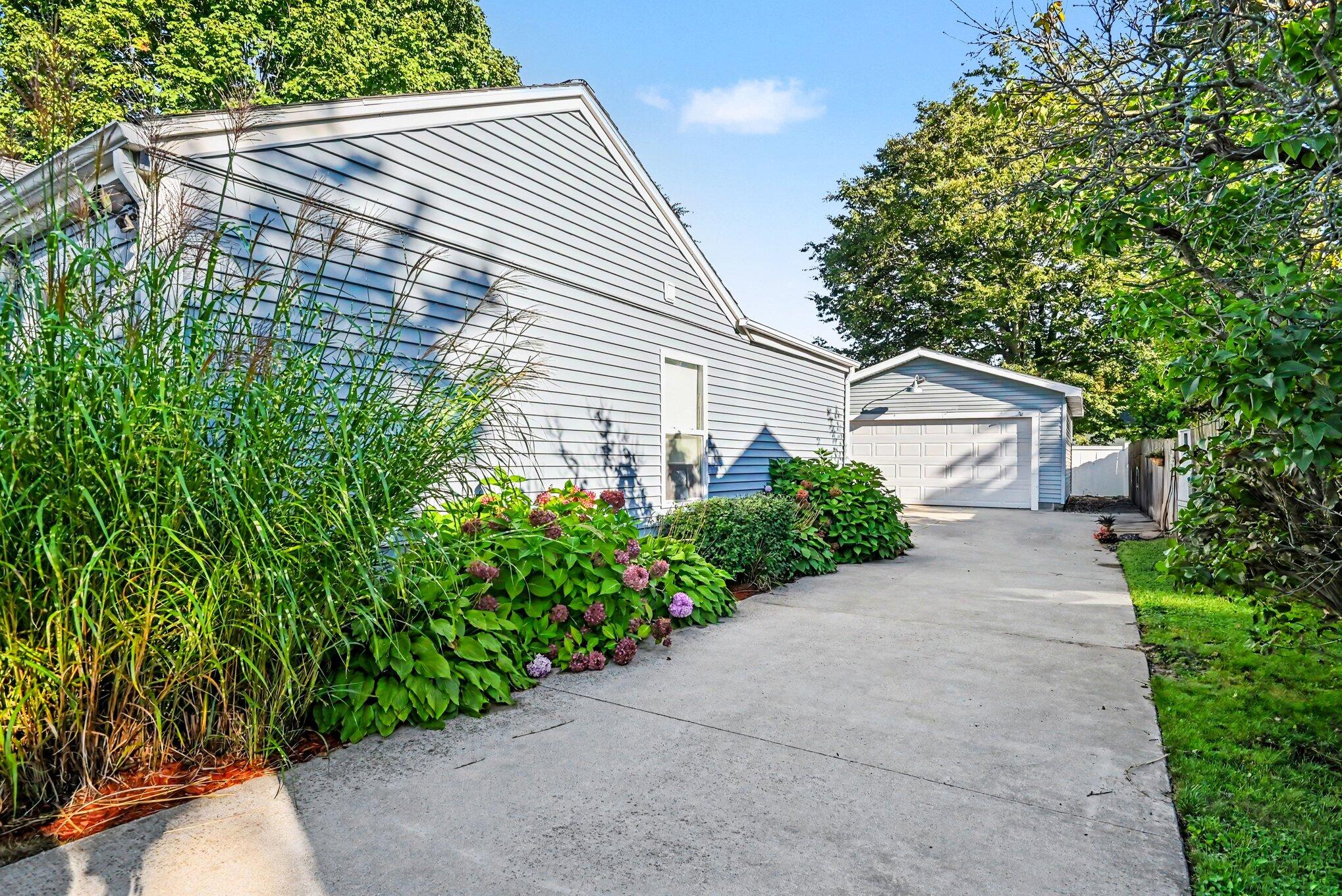111 Aylworth Court South Haven MI 49090