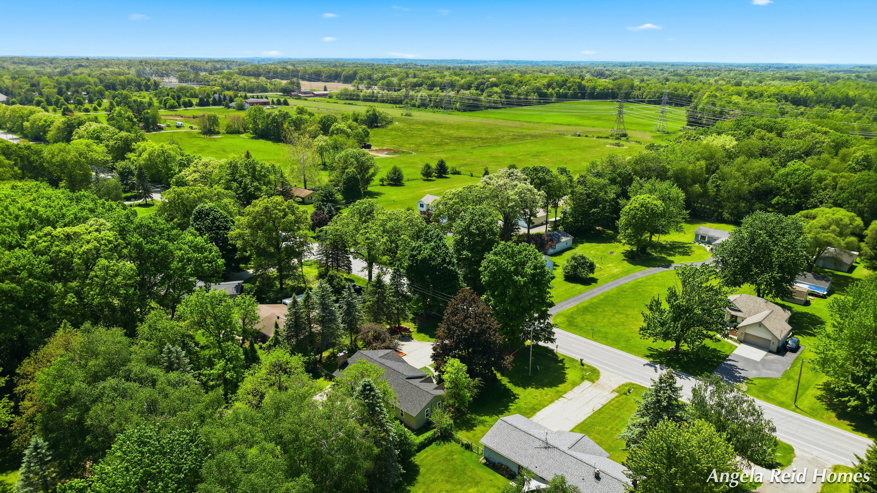 11622 8th Avenue NW Grand Rapids MI 49534