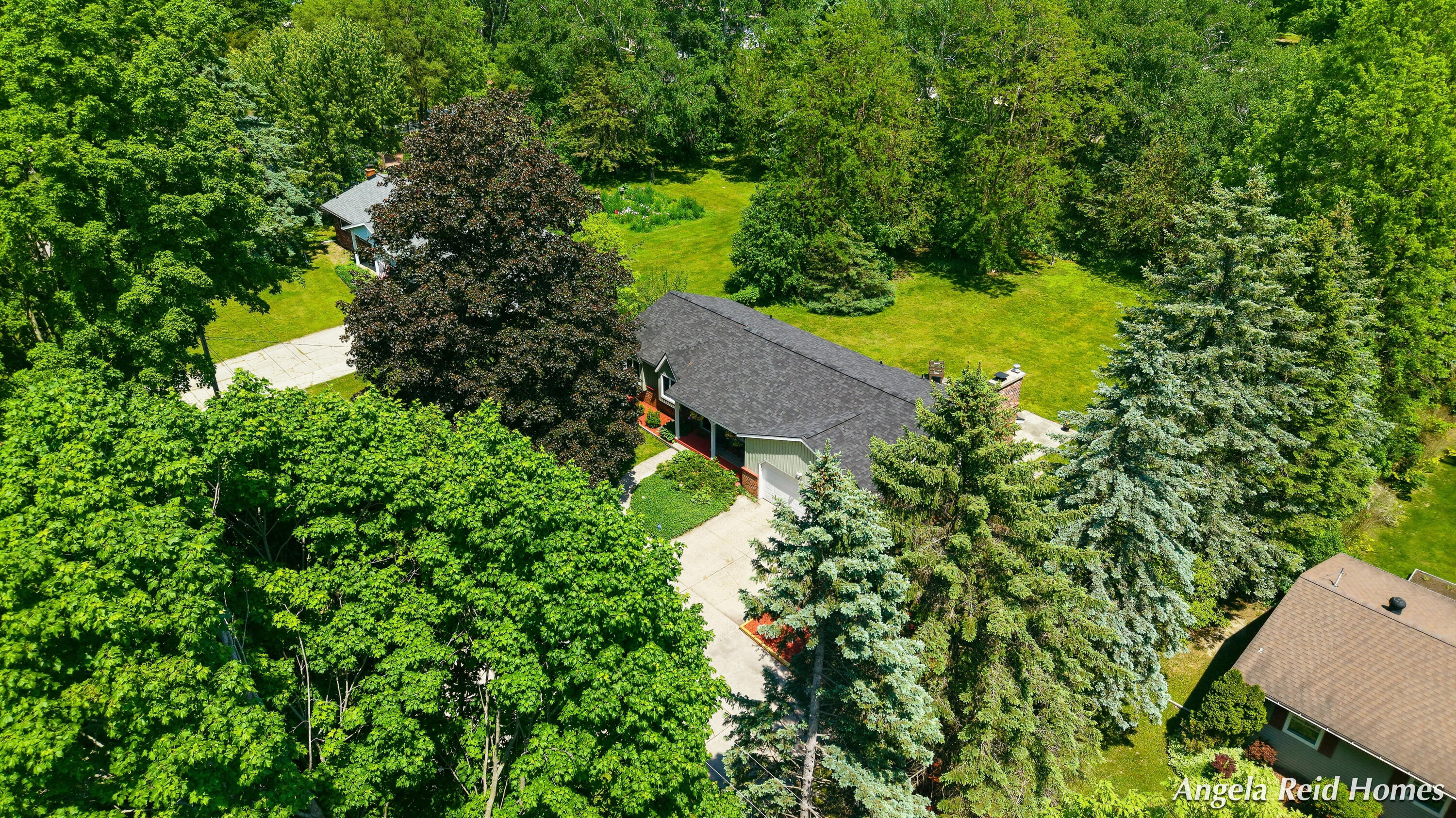 11622 8th Avenue NW Grand Rapids MI 49534