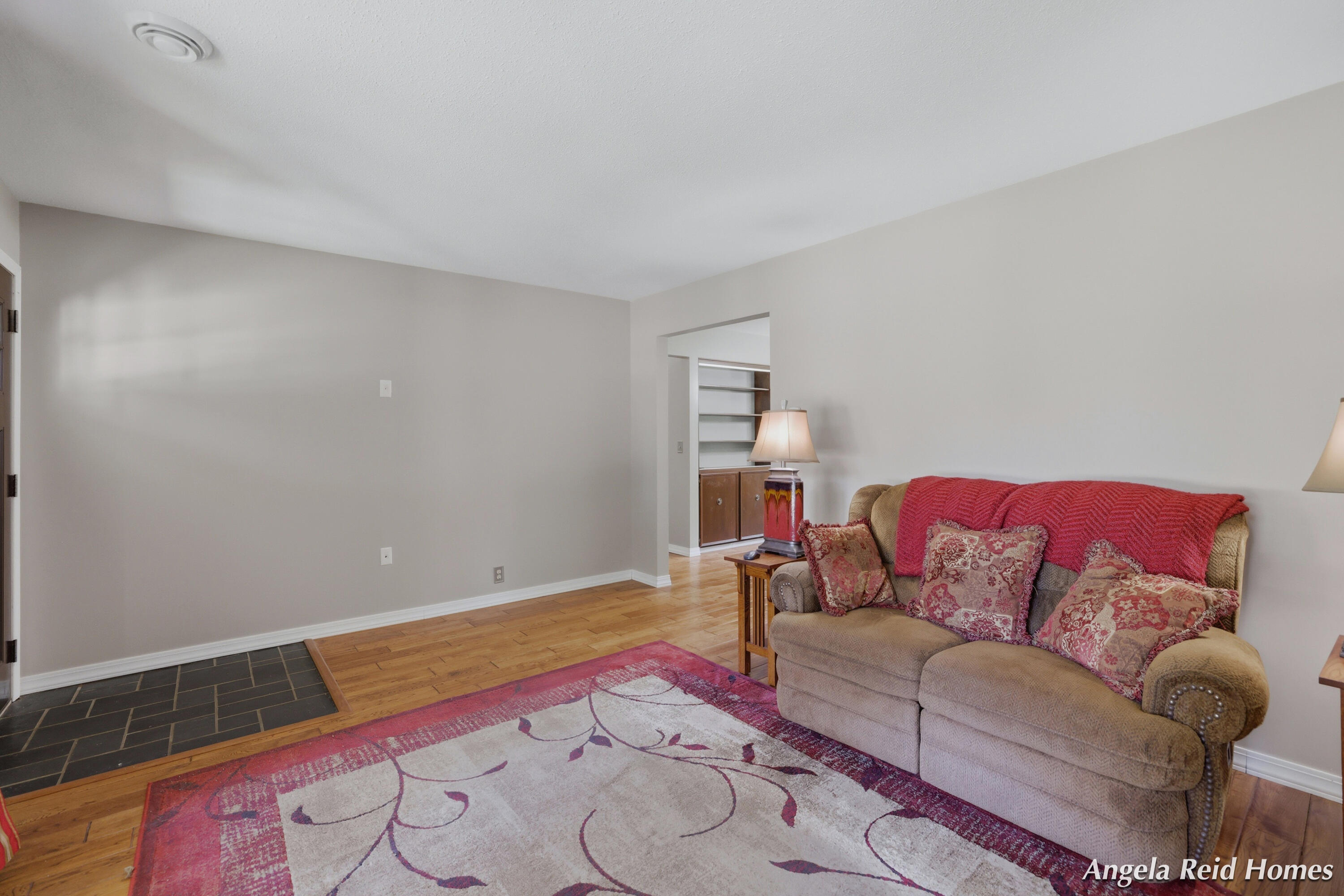11622 8th Avenue NW Grand Rapids MI 49534