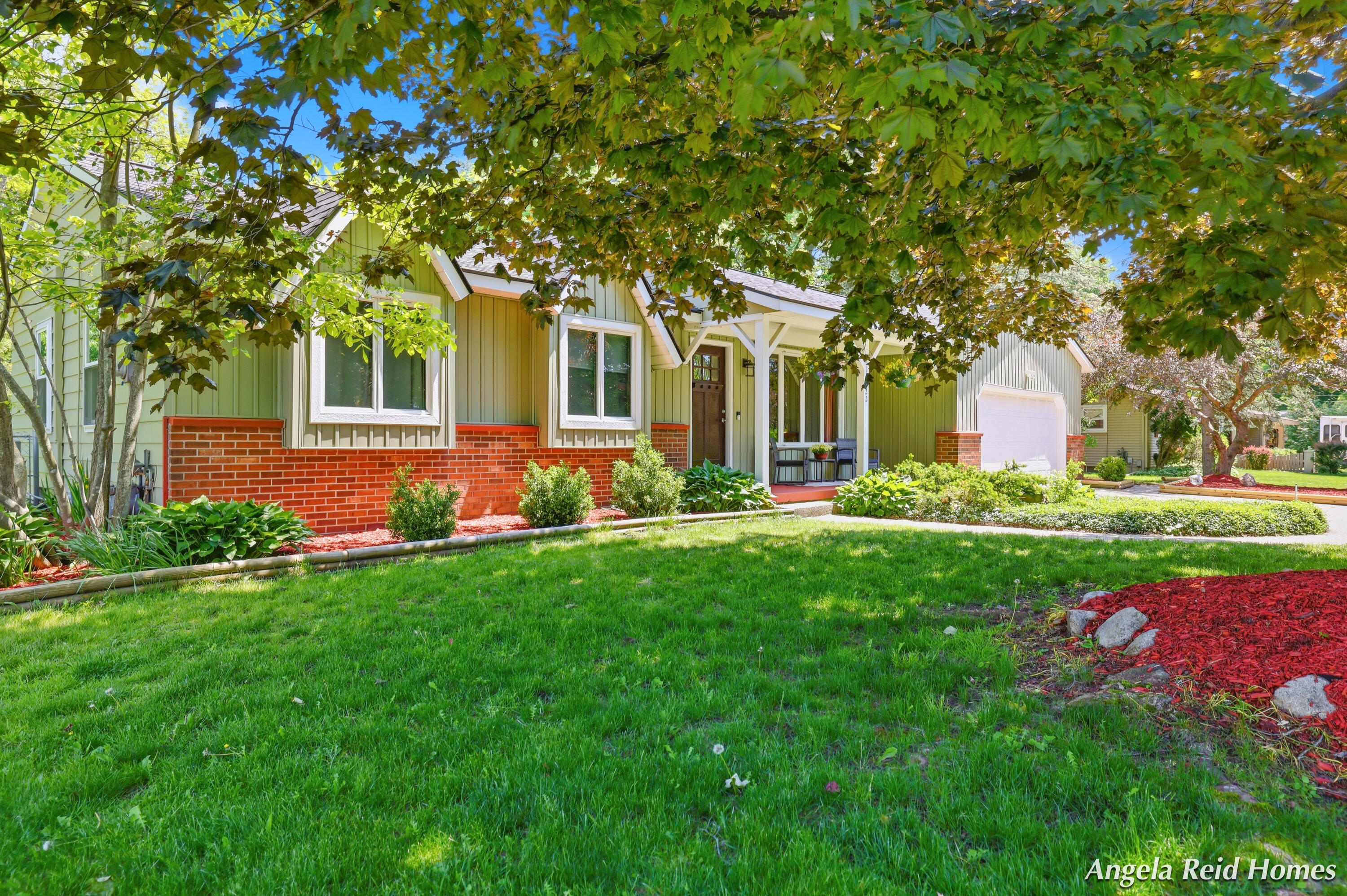 11622 8th Avenue NW Grand Rapids MI 49534
