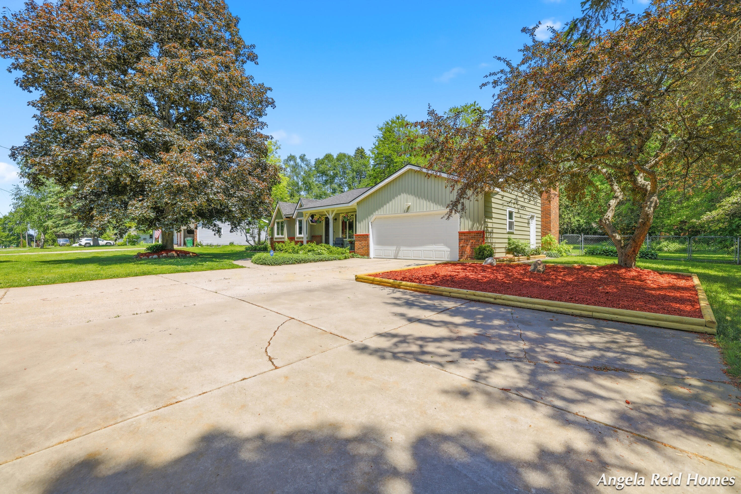 11622 8th Avenue NW Grand Rapids MI 49534