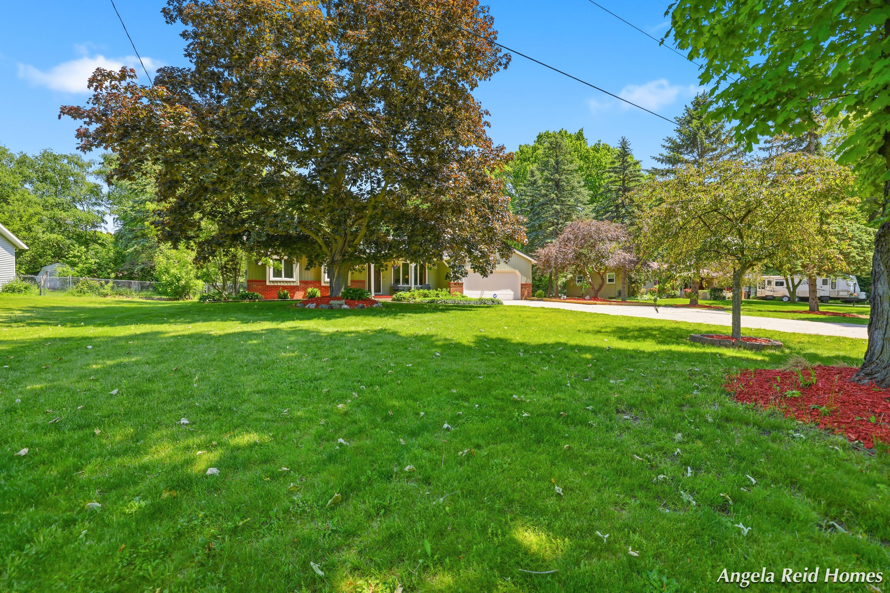 11622 8th Avenue NW Grand Rapids MI 49534