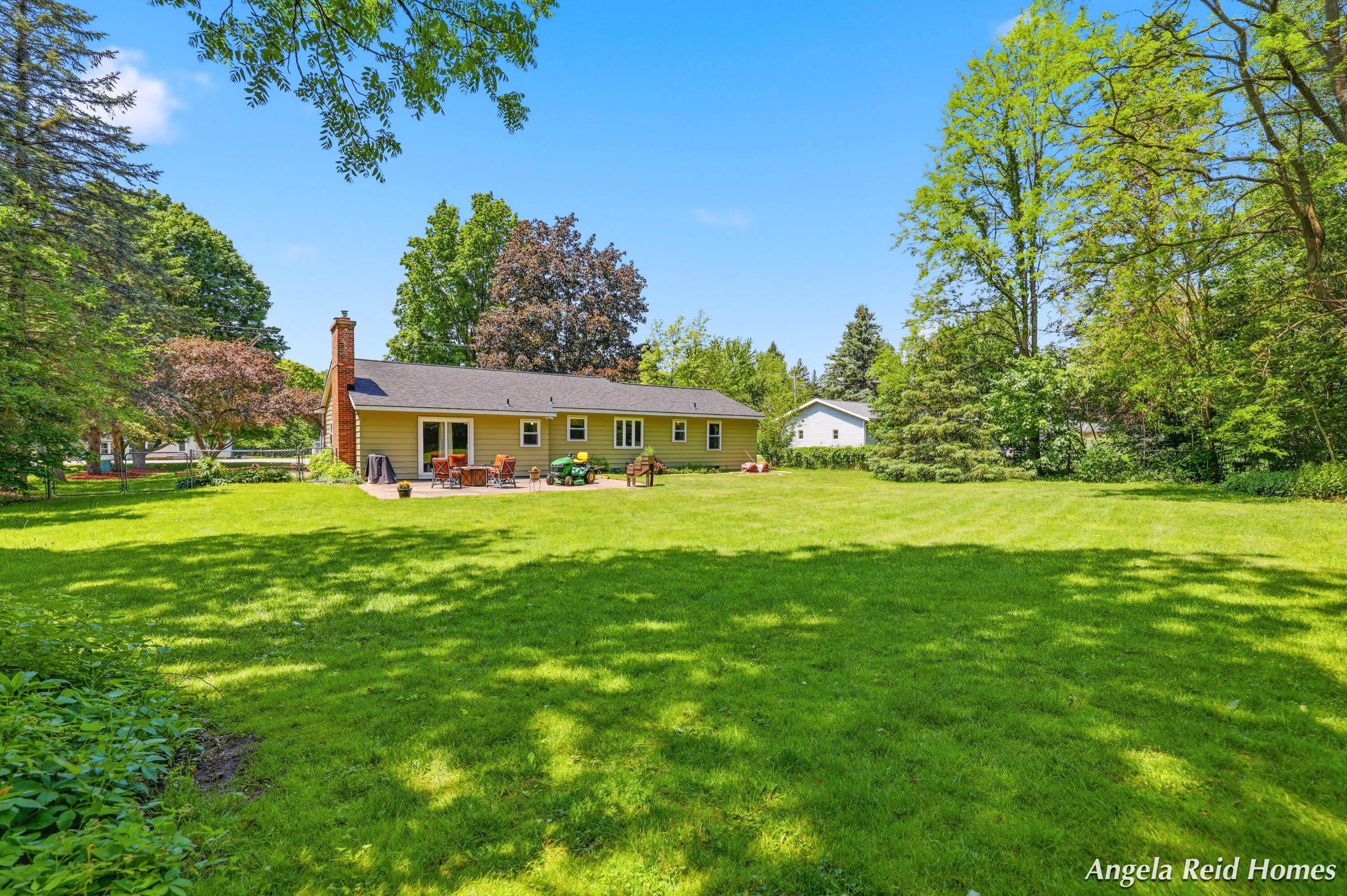 11622 8th Avenue NW Grand Rapids MI 49534