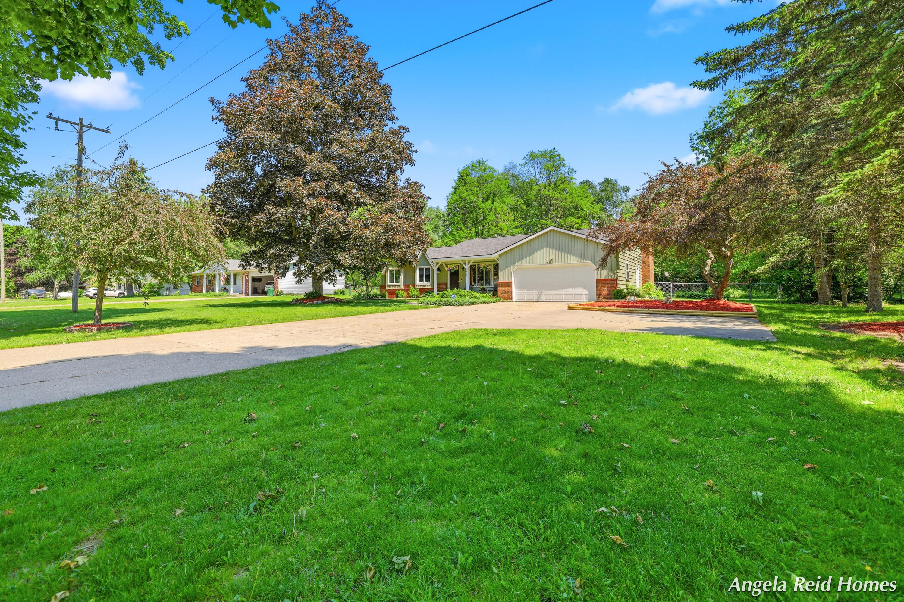 11622 8th Avenue NW Grand Rapids MI 49534