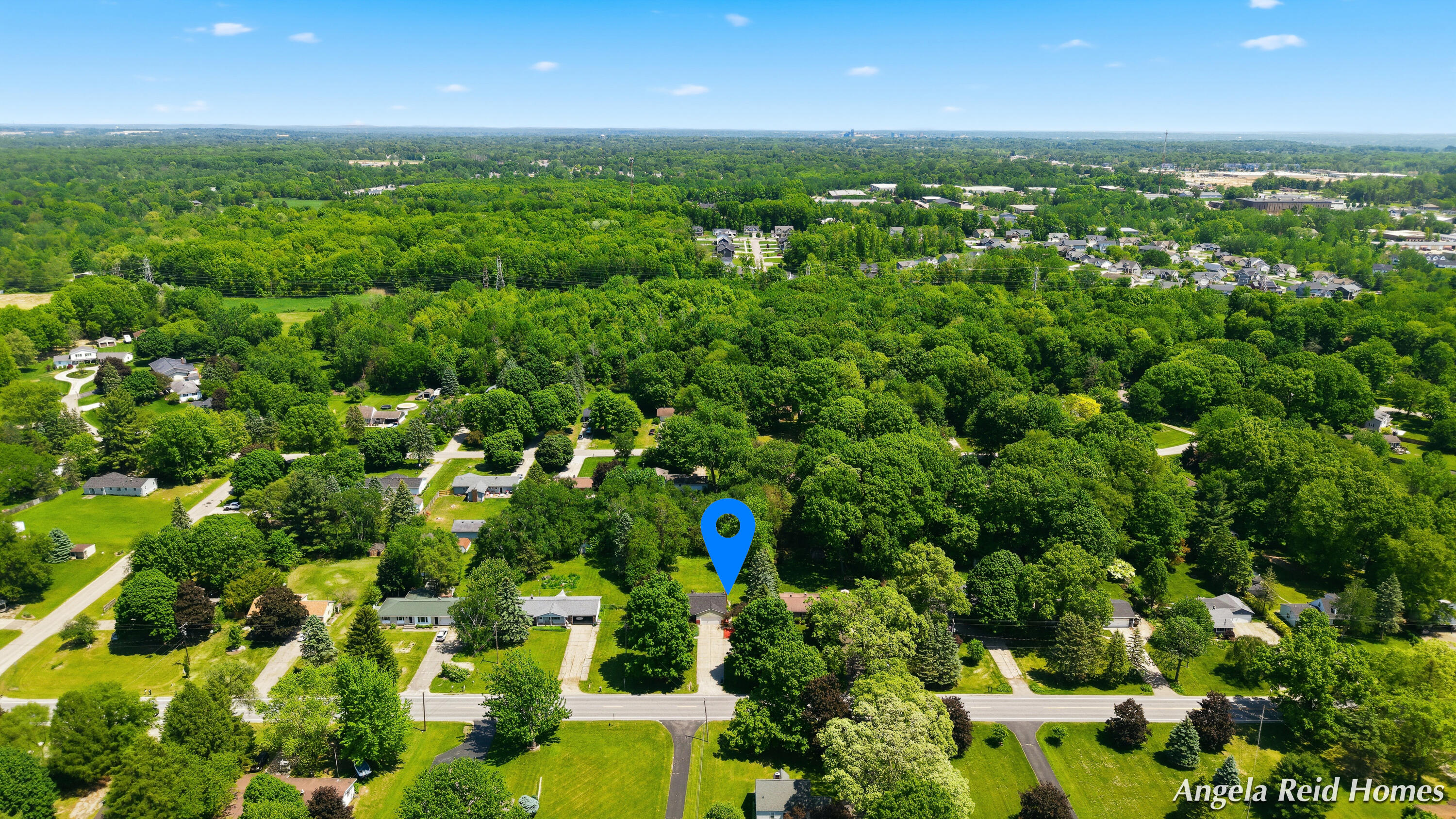 11622 8th Avenue NW Grand Rapids MI 49534