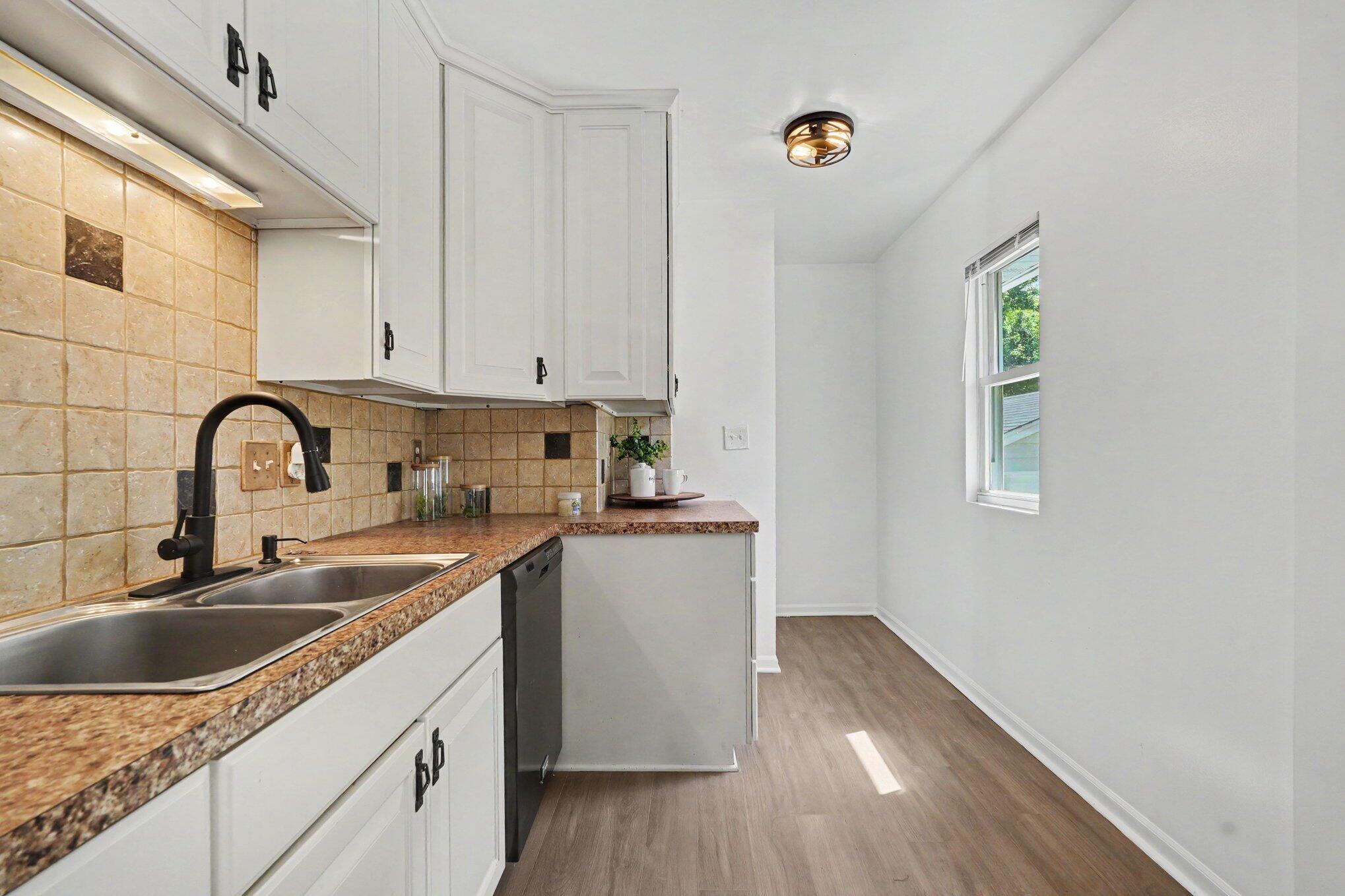 934 Diamond Avenue NE Grand Rapids MI 49503